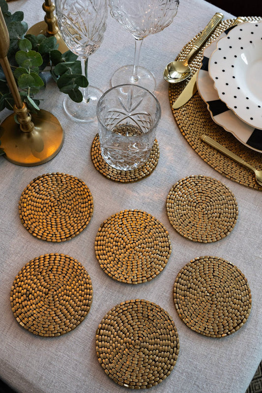 Set De Seis Posavasos Dorados Bordados Con Hilo Cristina Oria