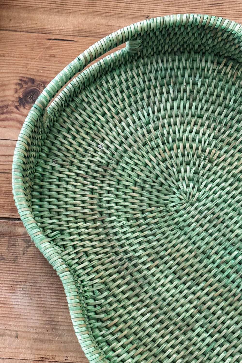 Detalle Bandeja Ovalada De Ratán Con Asas Verde Cristina Oria