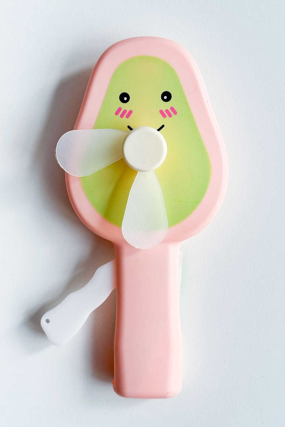 Detalle Ventilador Aguacate Kawaii Rosa Cristina Oria