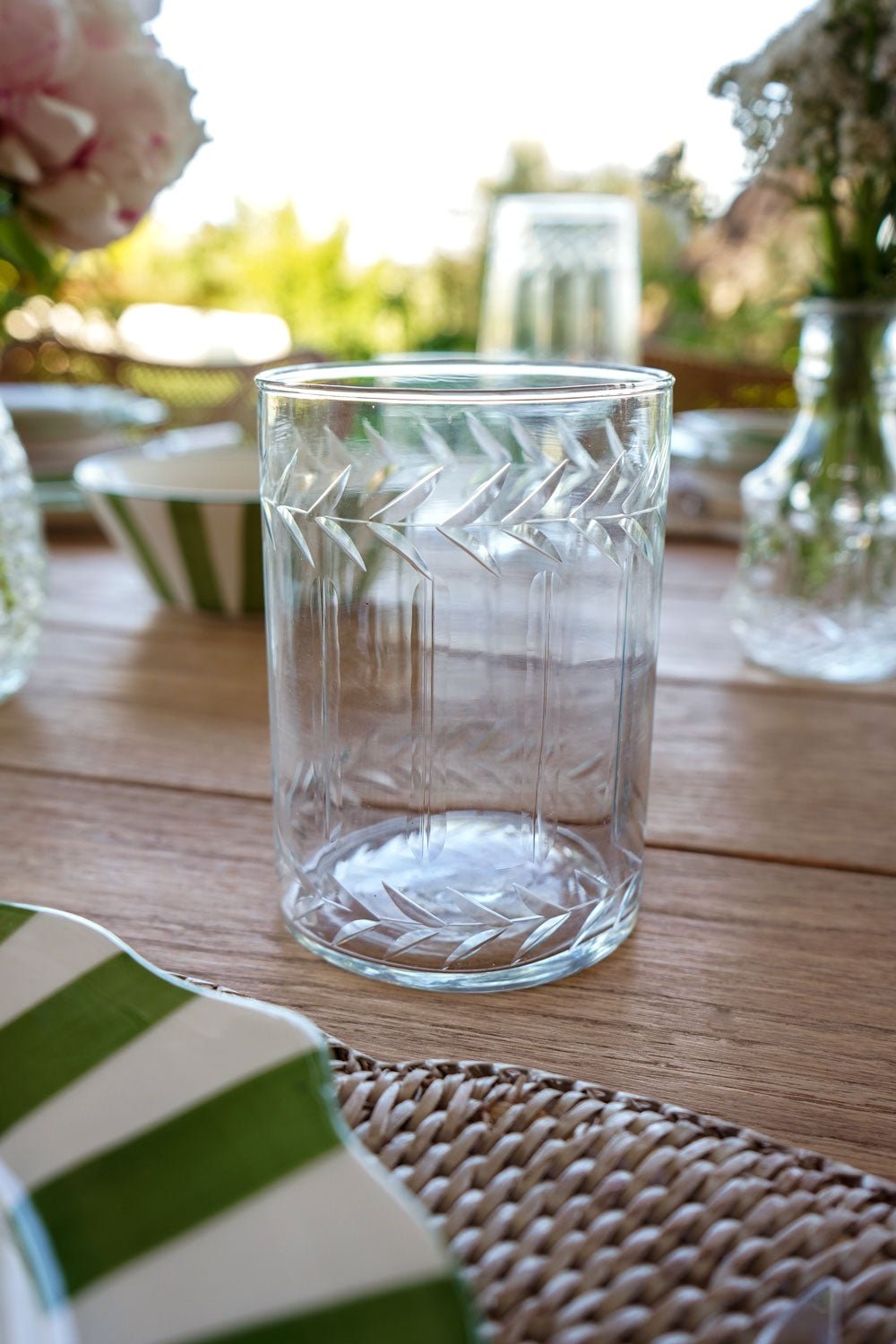 Detalle Vaso Grande Set 18 Piezas Cristalería Tallada Cristina Oria