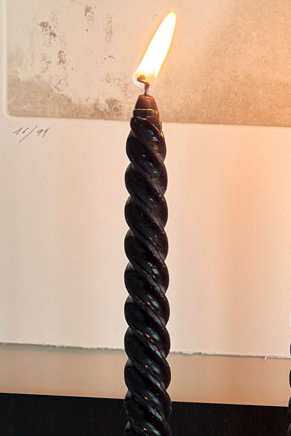 Detalle Velas Con Diseño En Espiral Negras Cristina Oria