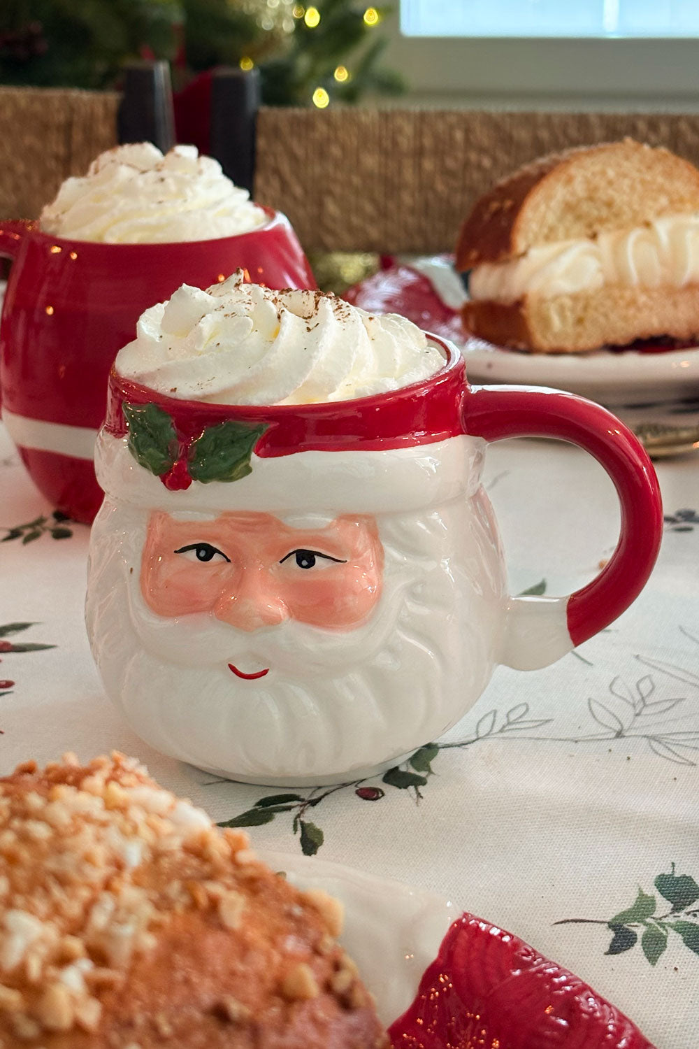 Detalle Cabeza Set De Dos Tazas Con Diseño De Papa Noel Cristina Oria