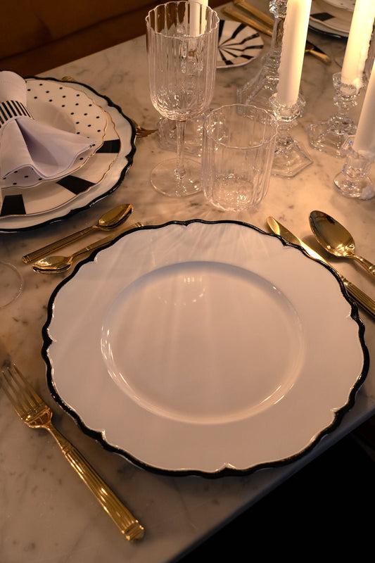 Bajoplato Blanco Con Borde Negro Cristina Oria