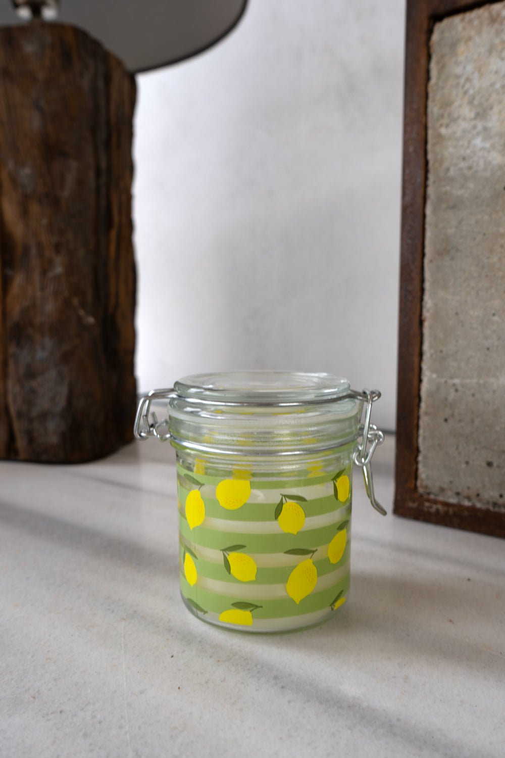 Vela Con Tapa Y Aroma Limones Rayas Cristina Oria