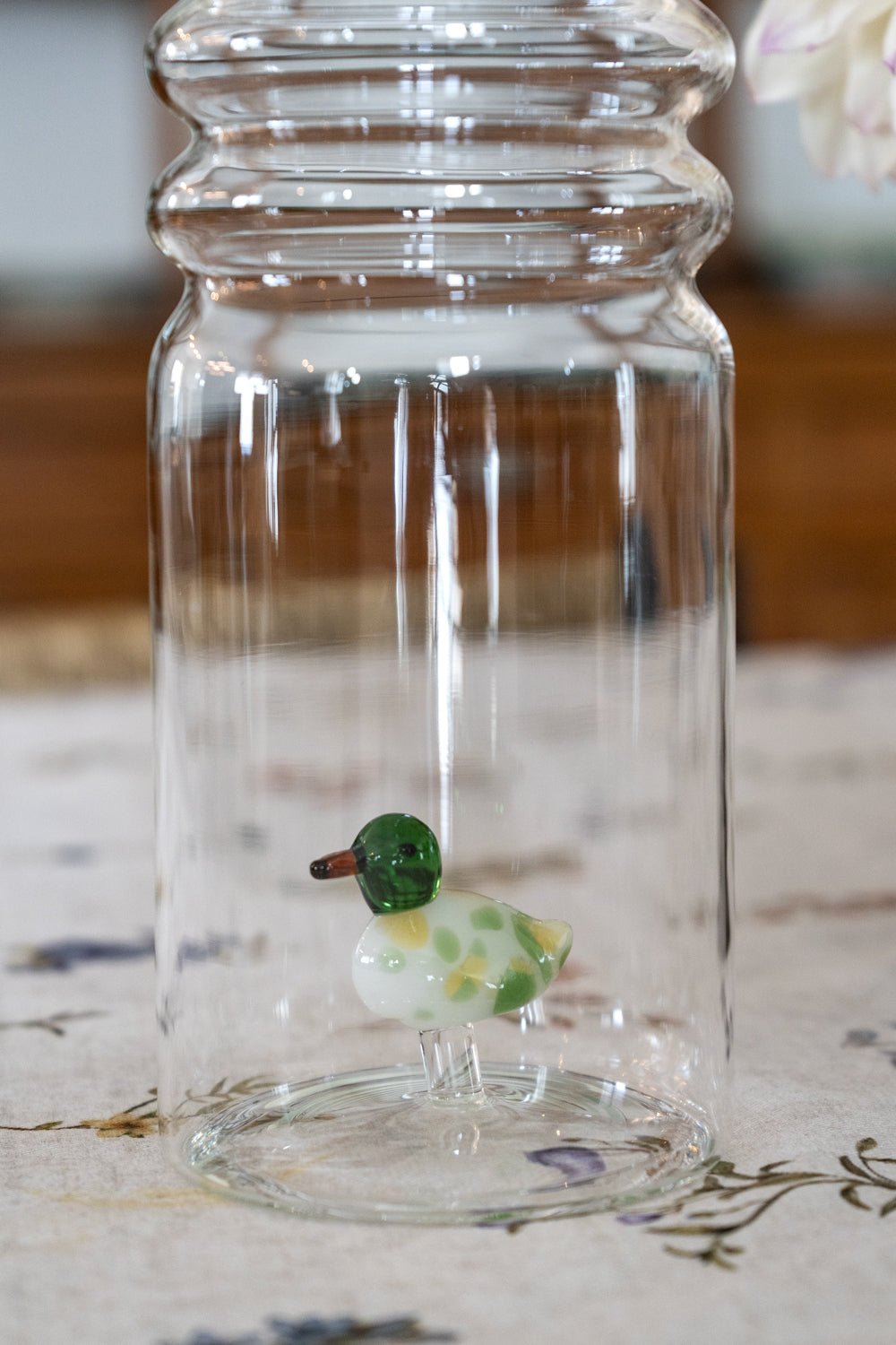 Detalle Figura Botella De Cristal Con Figura Pato Cristina Oria