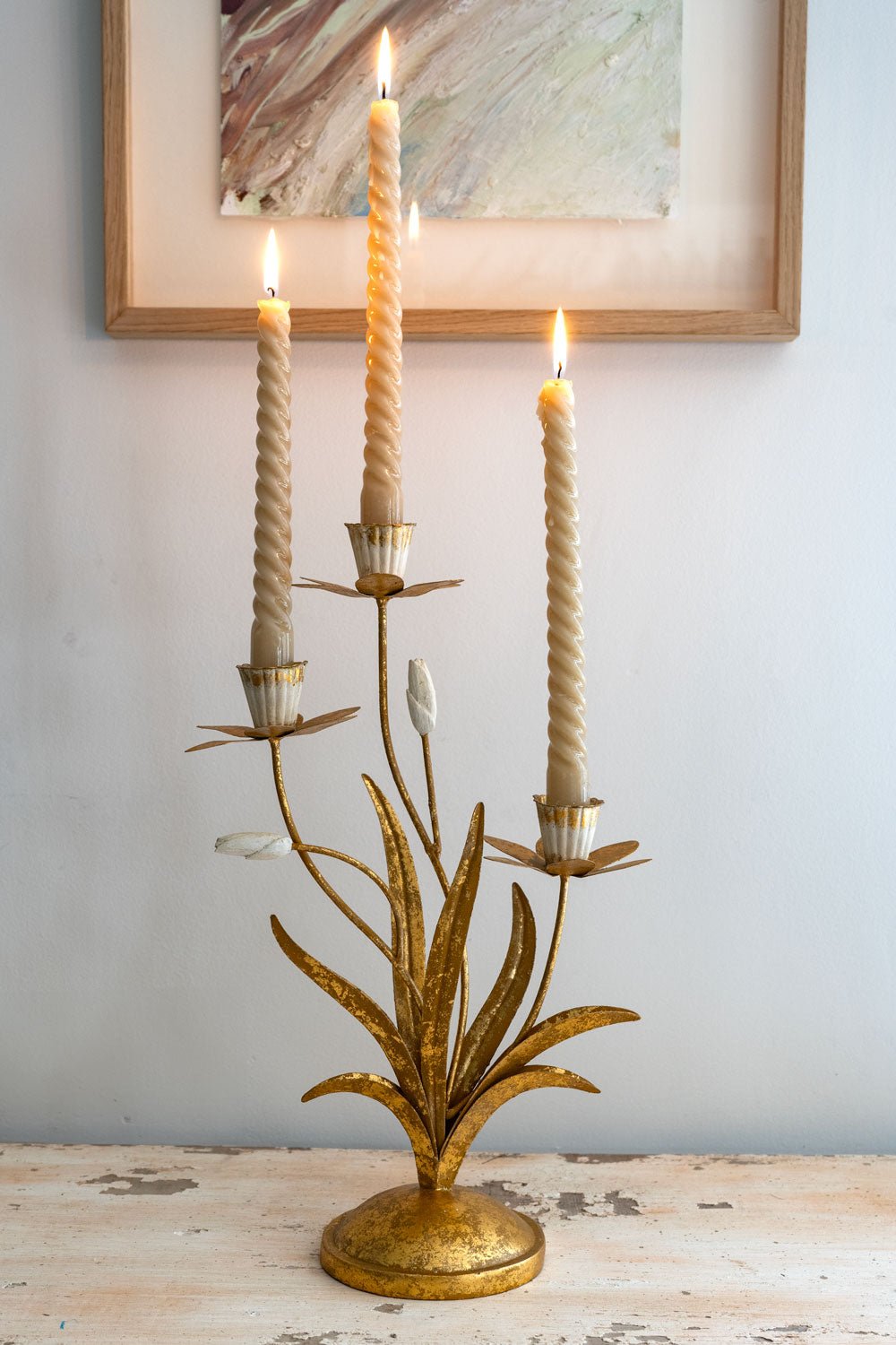 Candelabro Tres Velas Dorado Y Blanco Diseño Narcisos Cristina Oria