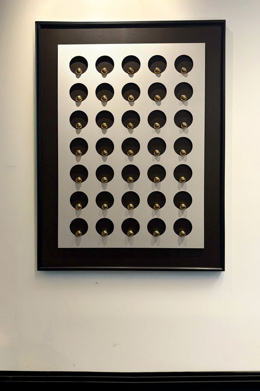 Cuadro Lienzo Esferas Doradas Blanco Cristina Oria