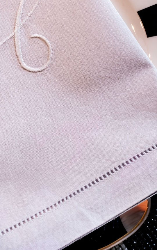 Serviette en coton avec détail ourlet initiale P