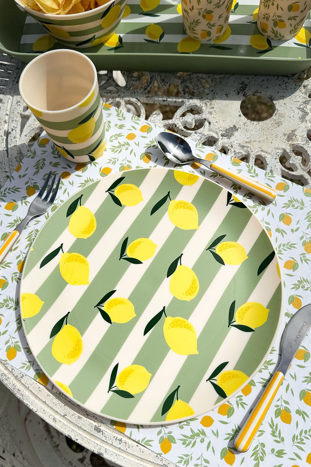 Plato Llano De Polipropileno Limones Rayas Cristina Oria