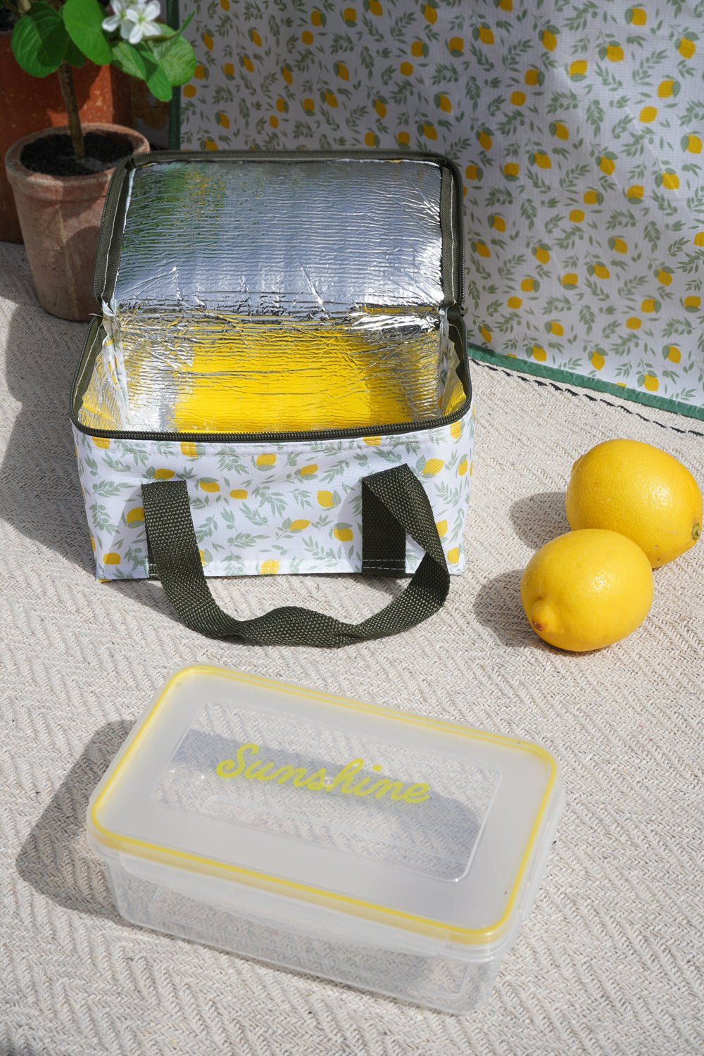 Detalle Bolsa Térmica Con Hielo Y Fiambrera Limones Cristina Oria