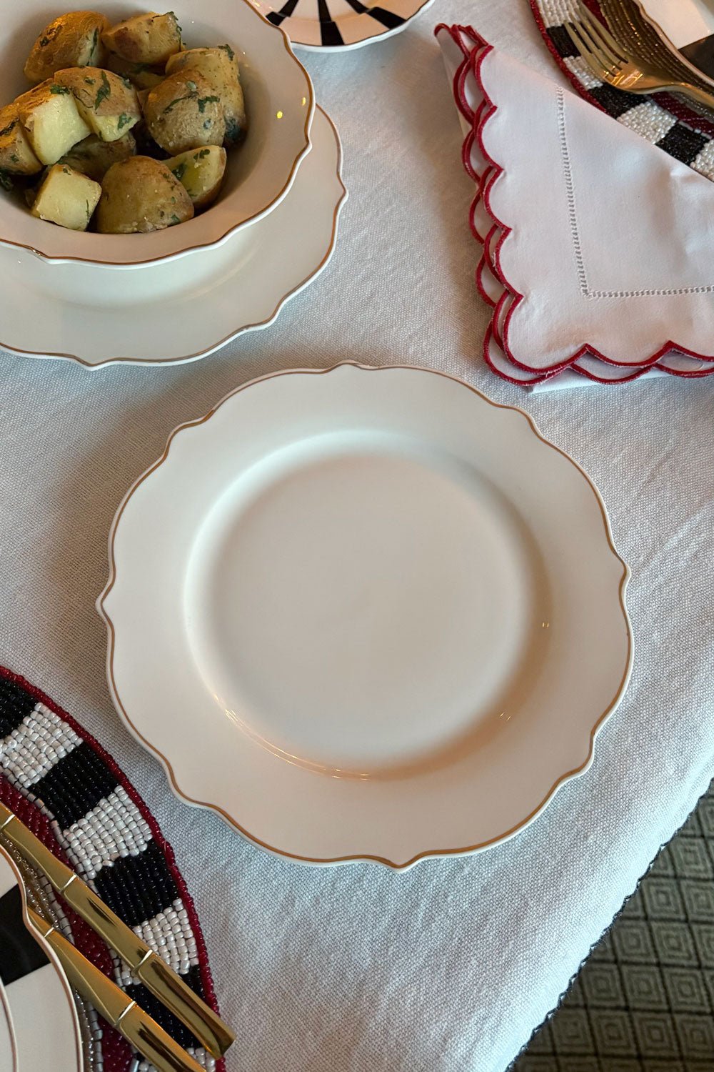 Plato De Postre Blanco Con Filo Dorado Cristina Oria