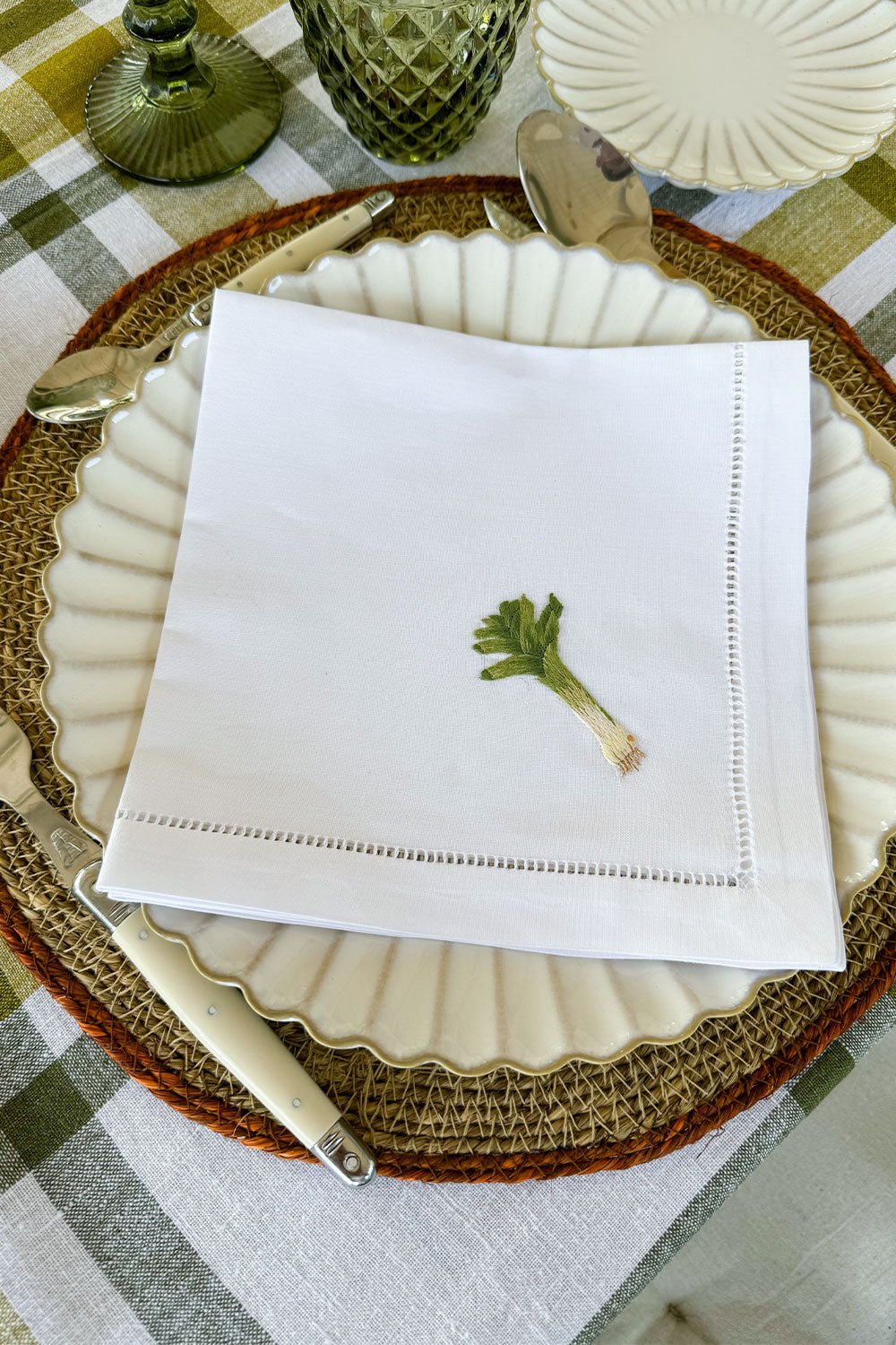 Set di 6 tovaglioli ricamati a mano con disegno vegetale