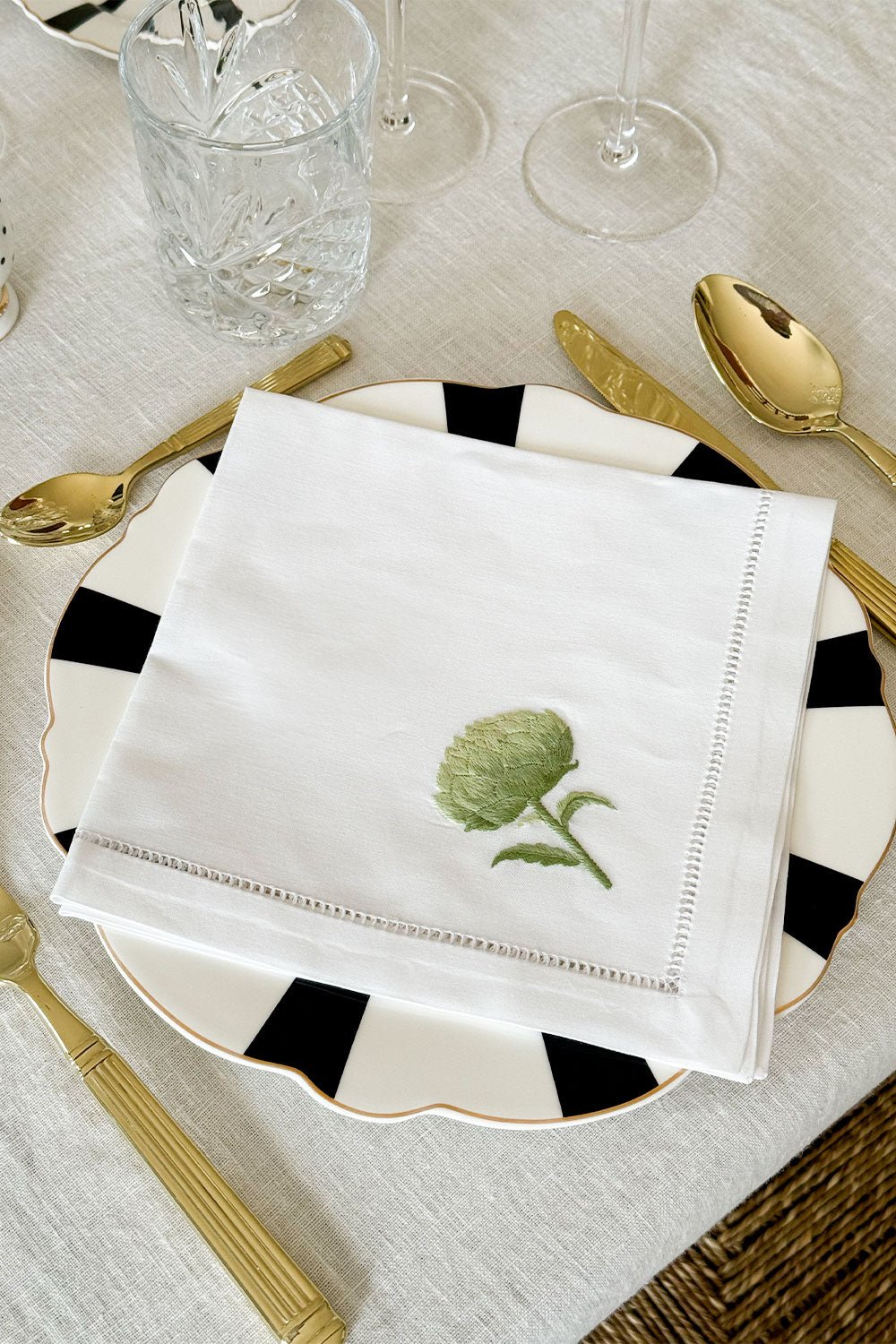 Set di 6 tovaglioli ricamati a mano con disegno vegetale