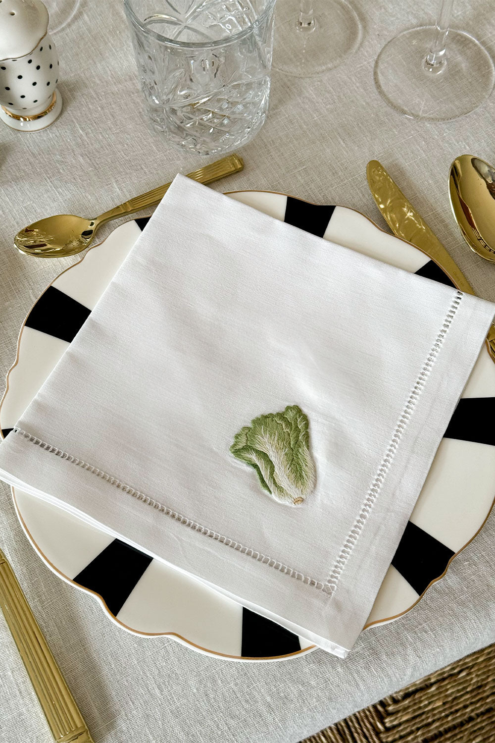 Set di 6 tovaglioli ricamati a mano con disegno vegetale