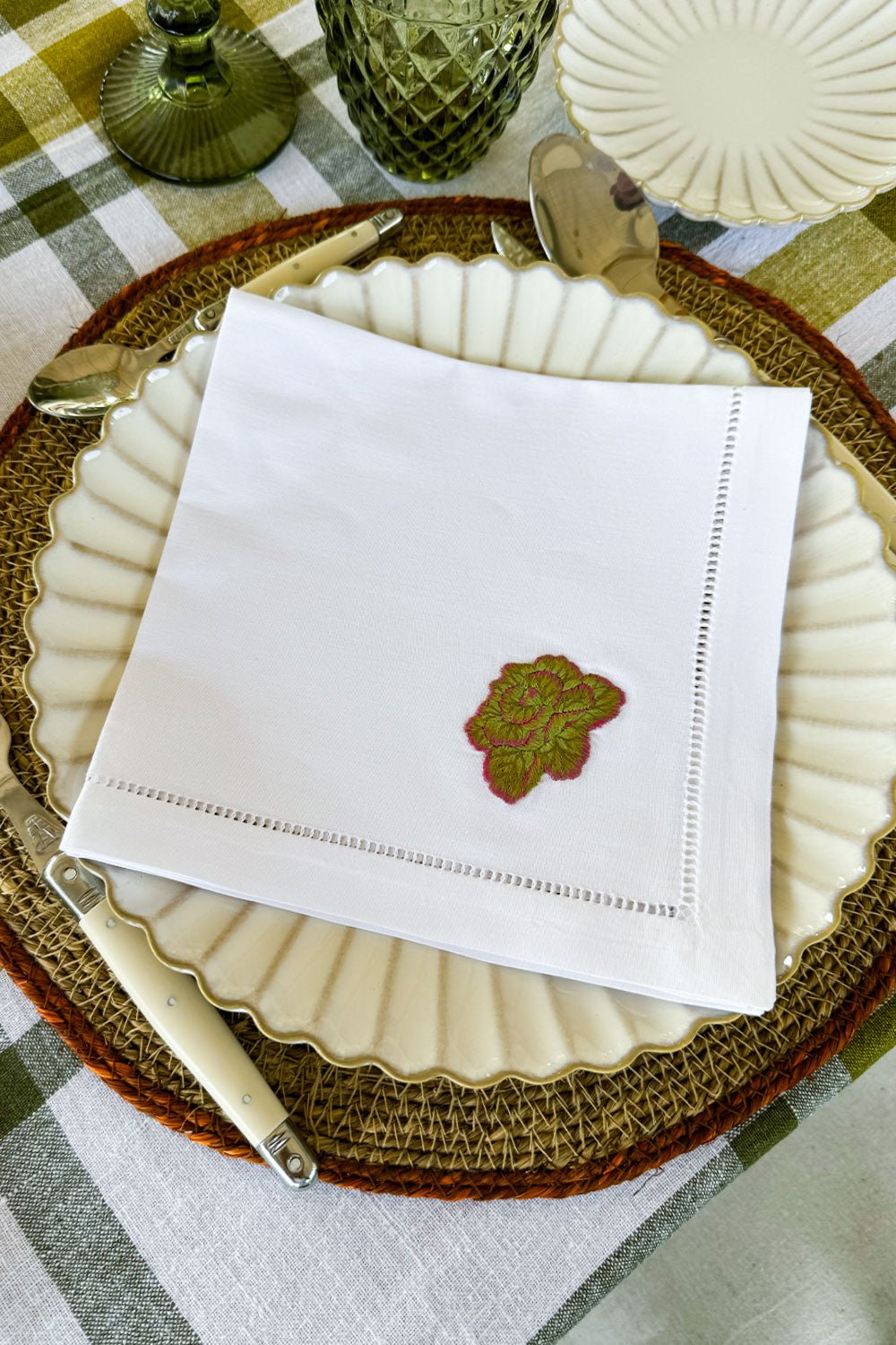 Set di 6 tovaglioli ricamati a mano con disegno vegetale