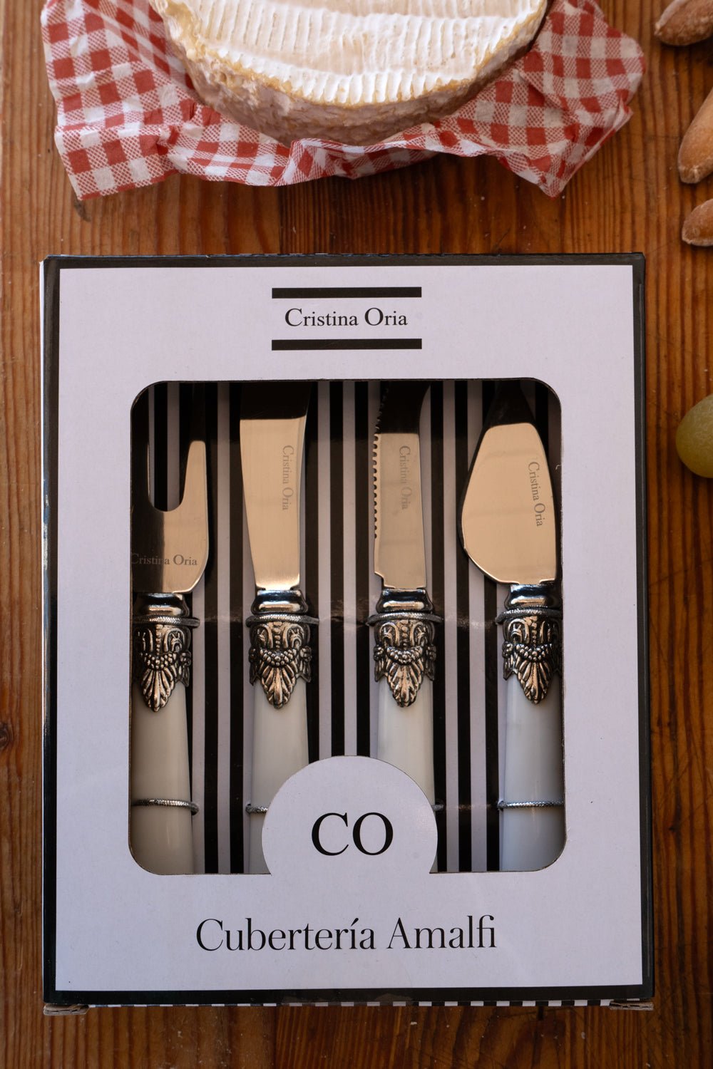 Detalle Caja Regalo Set 4 Cuchillos De Queso Cubertería Amalfi Cristina Oria