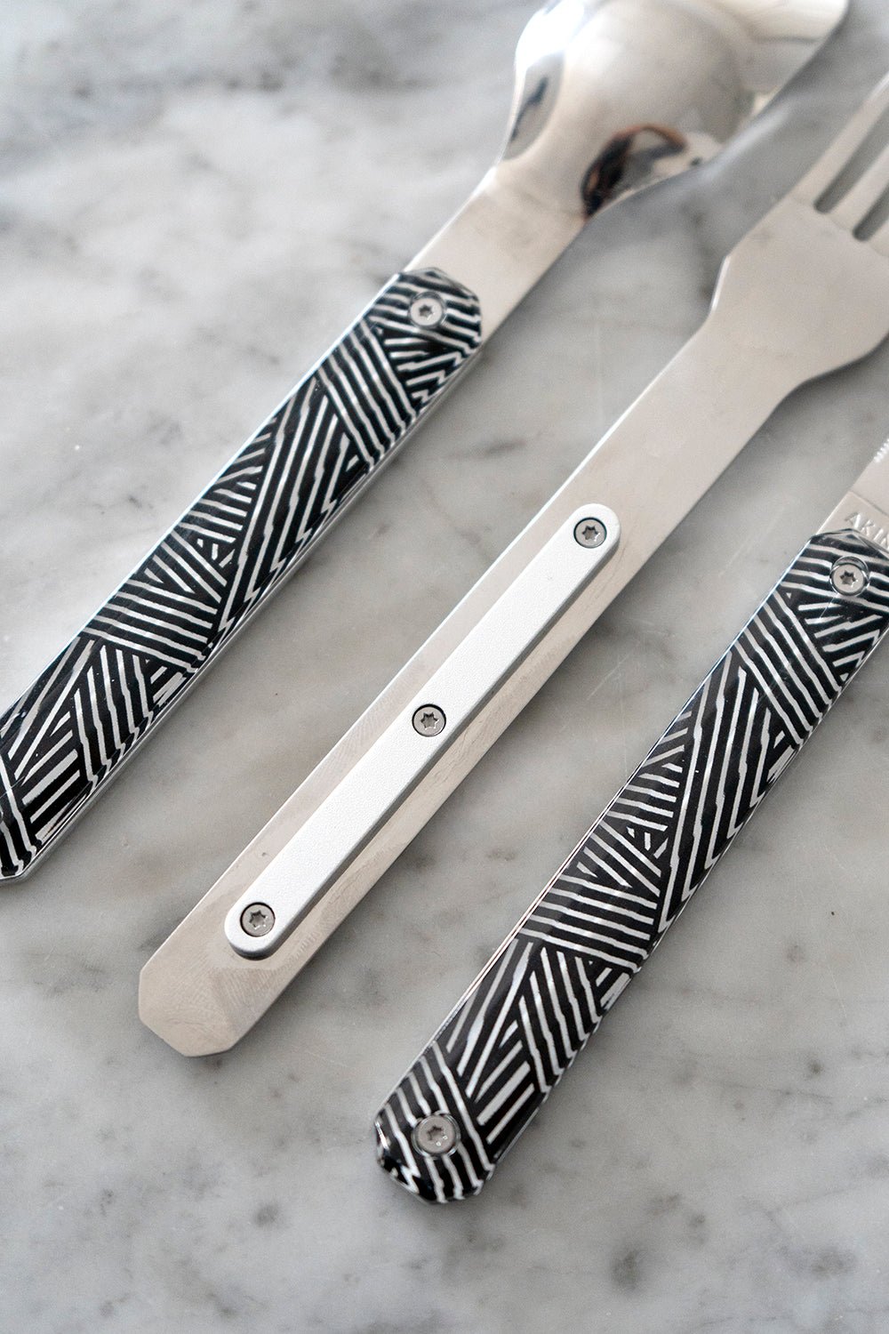 Cubiertos Para Llevar Diseño Rayas Zig Zag Blancas Y Negras - Cristina Oria