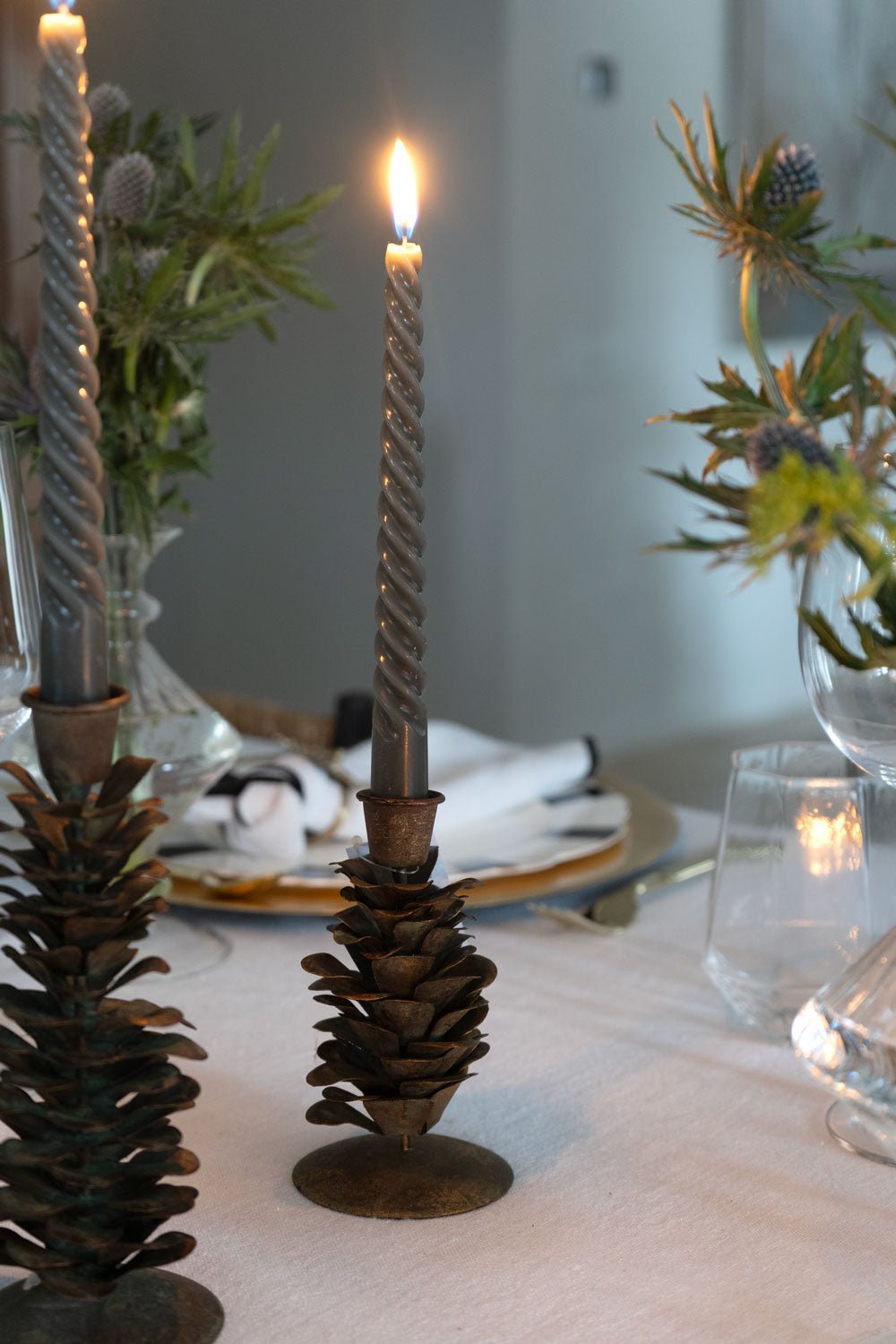 Candelabro Con Diseño De Pino Verde Y Dorado De Metal Pequeño - Cristina Oria