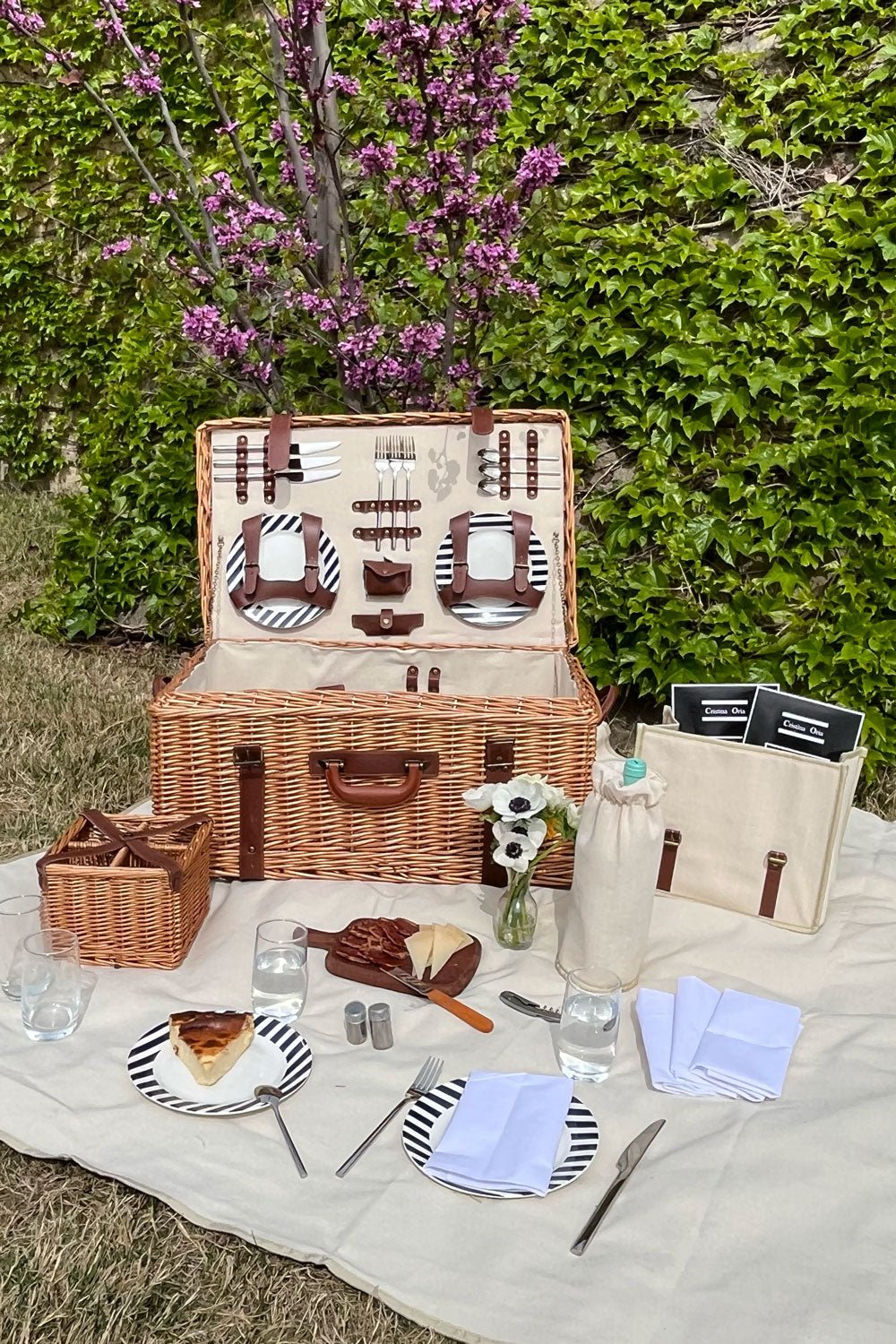 Cesta De Picnic "La Joya De La Corona" Para Cuatro Personas - Cristina Oria