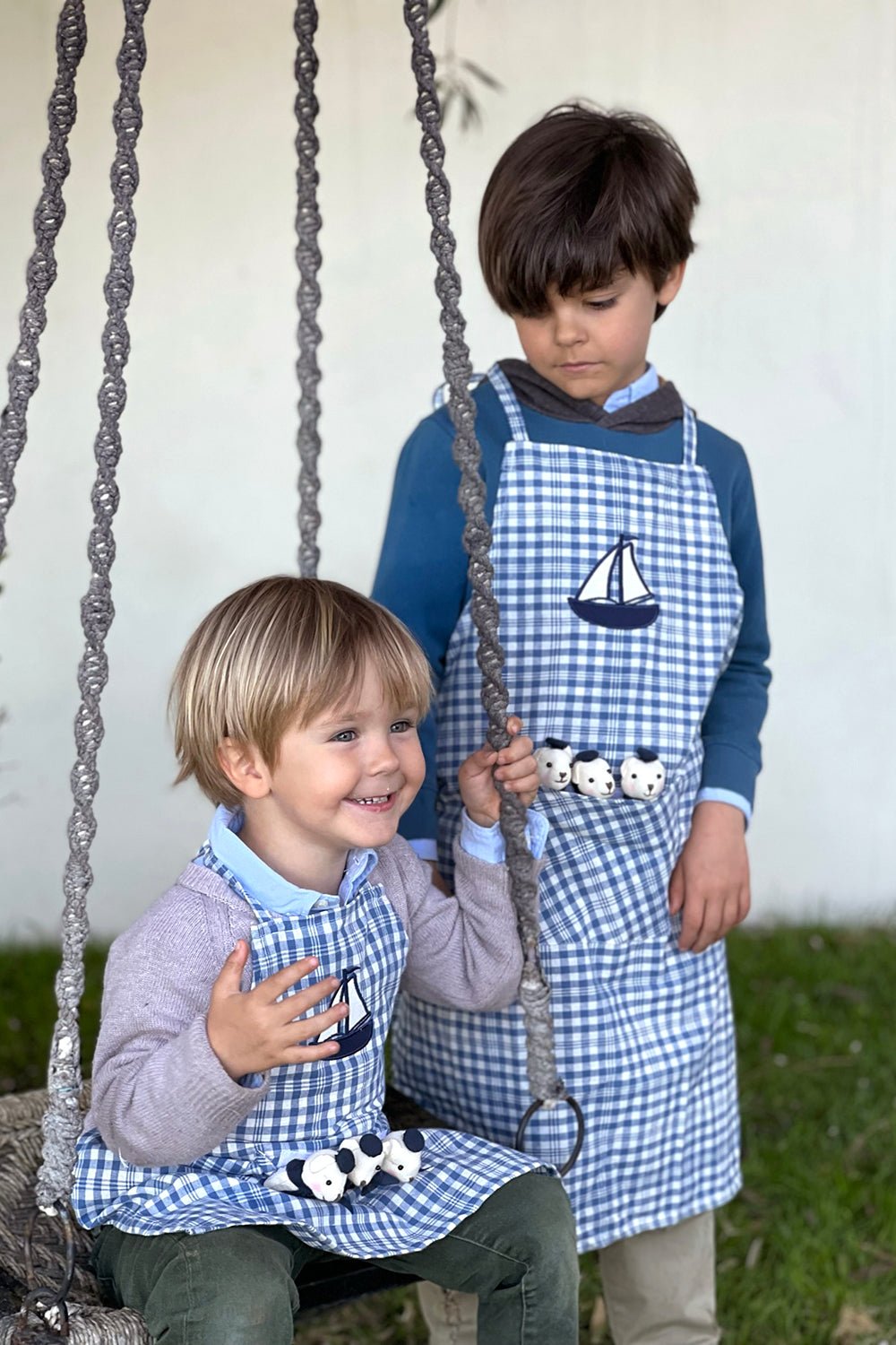 Delantales De Niños Con Diseño De Ositos & Cuadros Azules - Cristina Oria