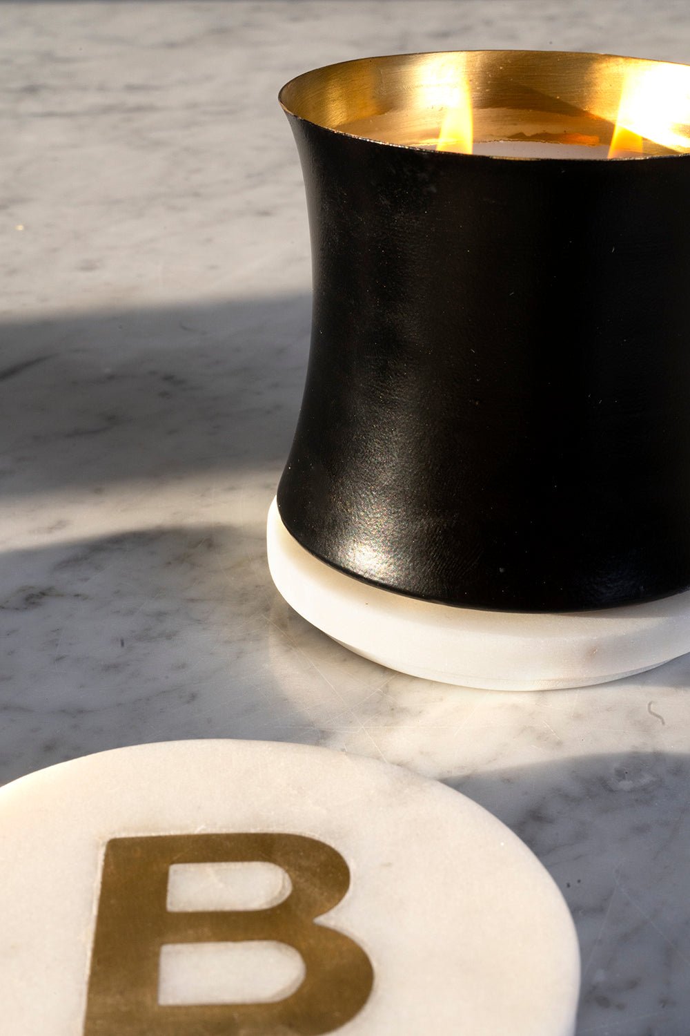 Velas Con Tapa De Mármol Iniciales - Cristina Oria