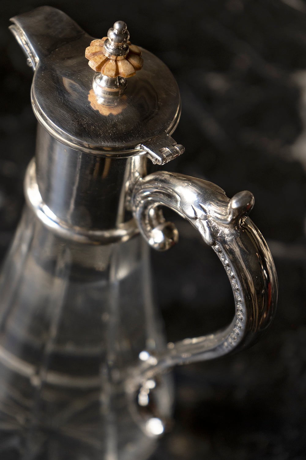Jarra De Cristal Con Detalles De Plata Co - Cristina Oria