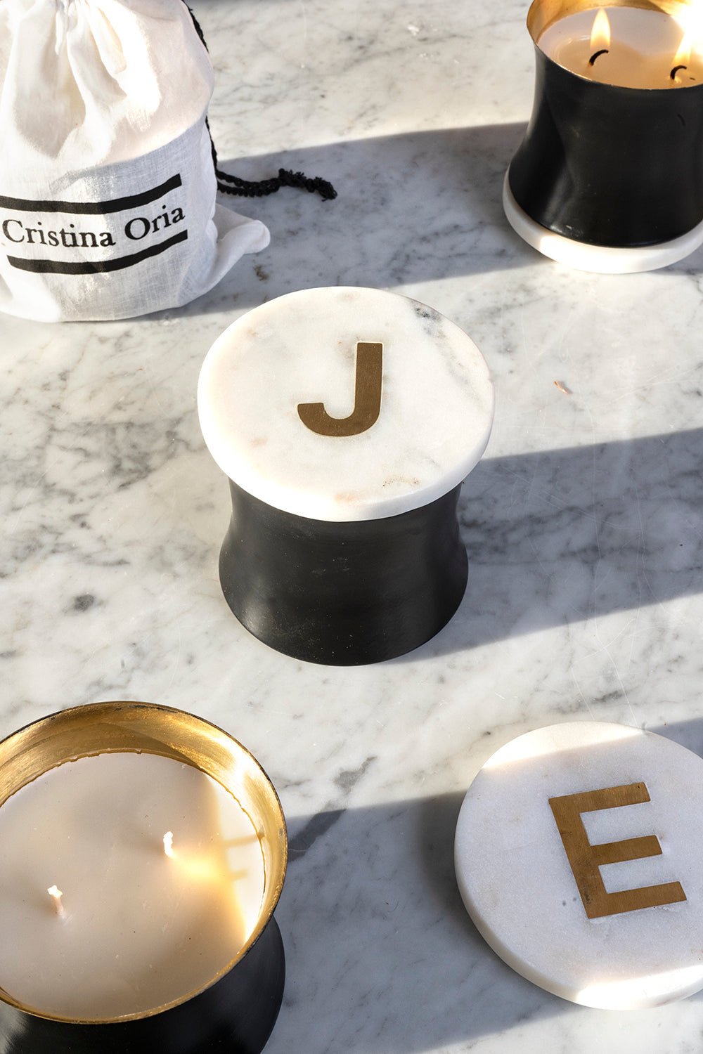 Velas Con Tapa De Mármol Iniciales - Cristina Oria