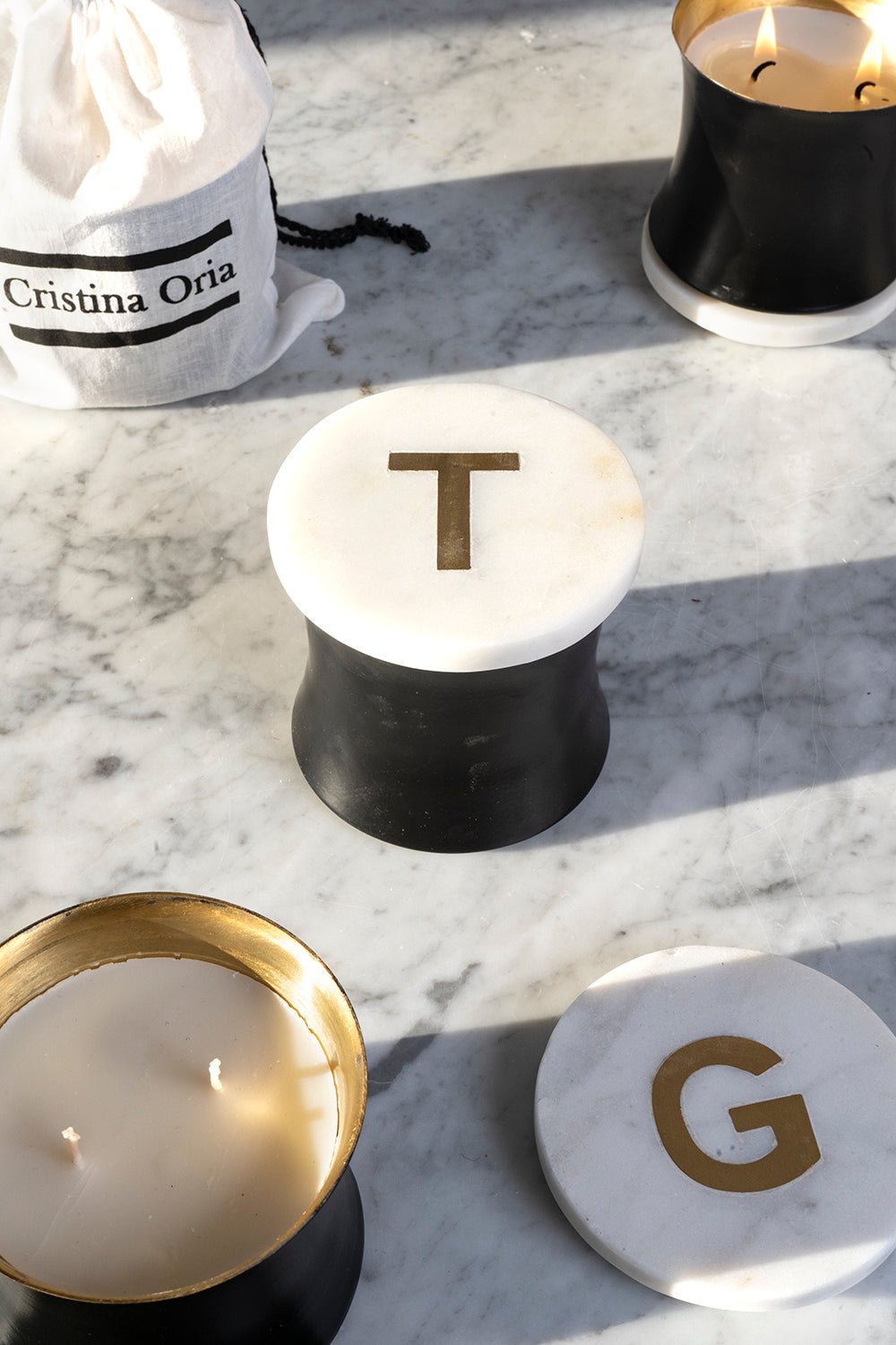 Velas Con Tapa De Mármol Iniciales - Cristina Oria