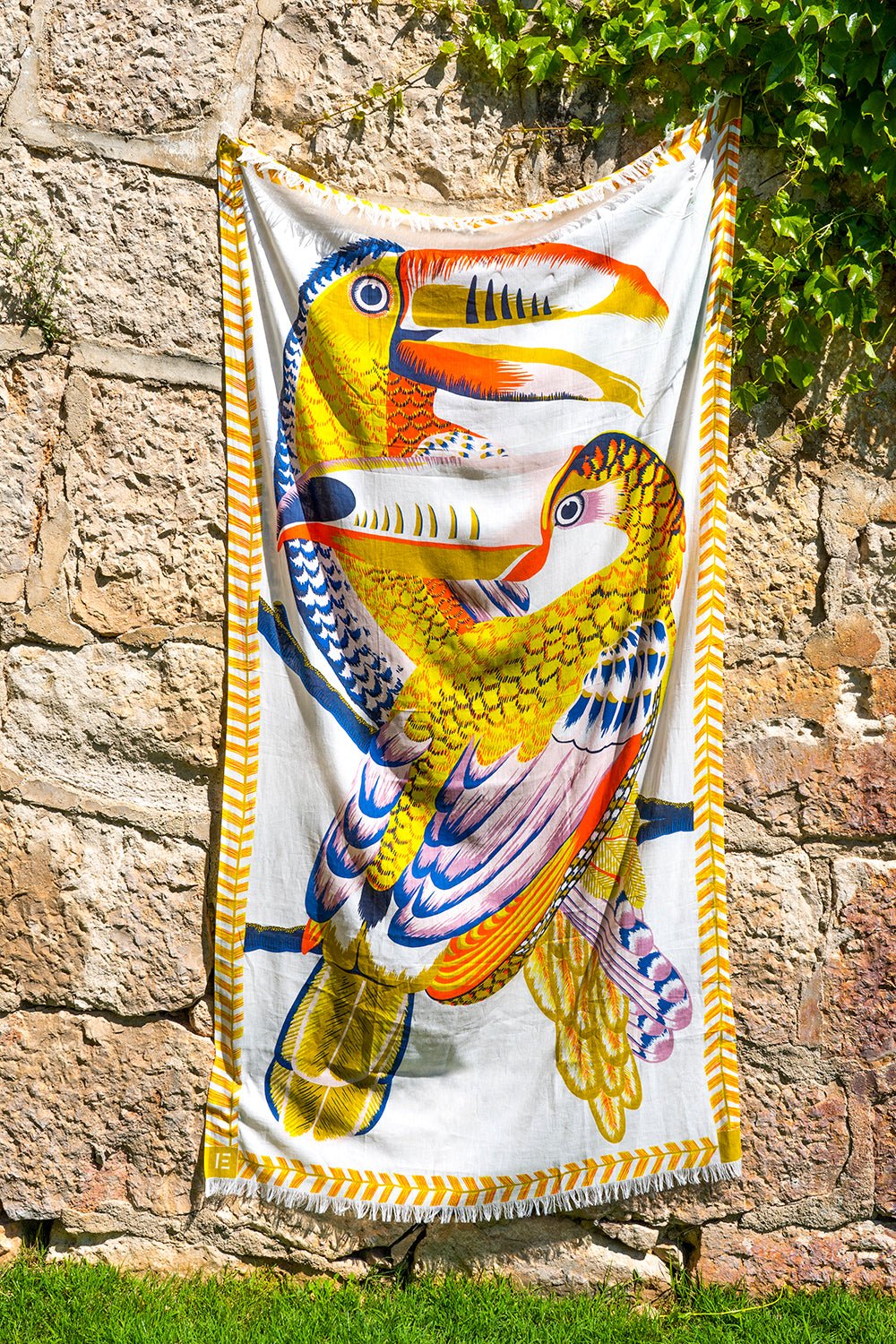 Pañuelo Con Estampado De Tucanes Blanco - Cristina Oria