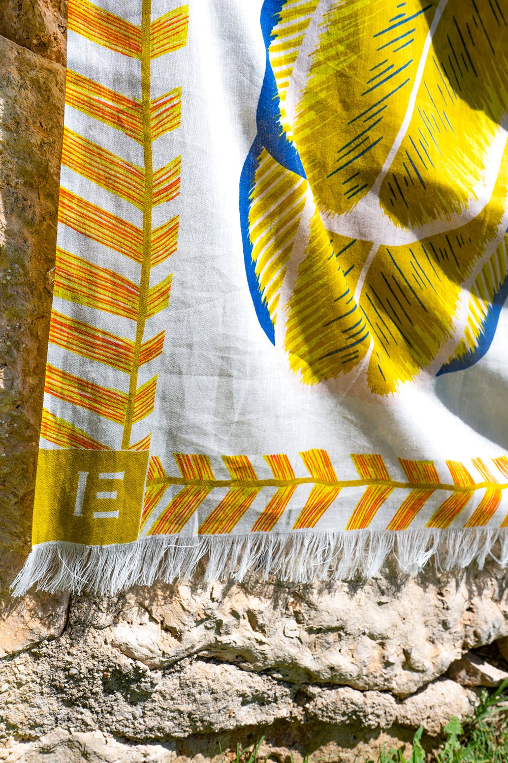 Pañuelo Con Estampado De Tucanes Blanco - Cristina Oria