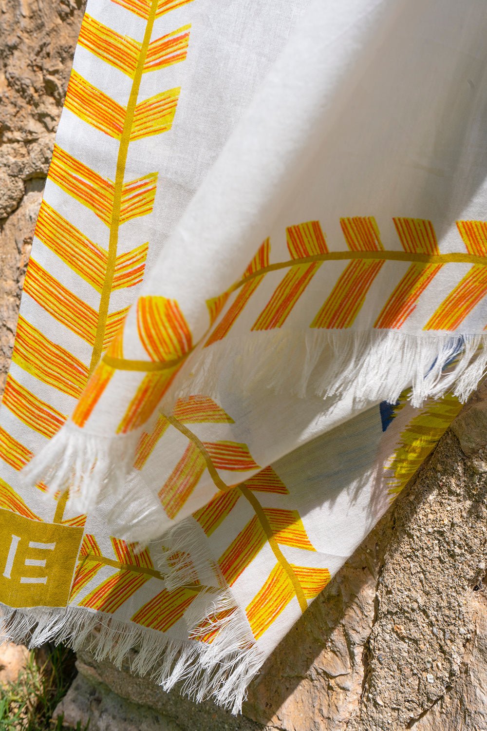 Pañuelo Con Estampado De Tucanes Blanco - Cristina Oria