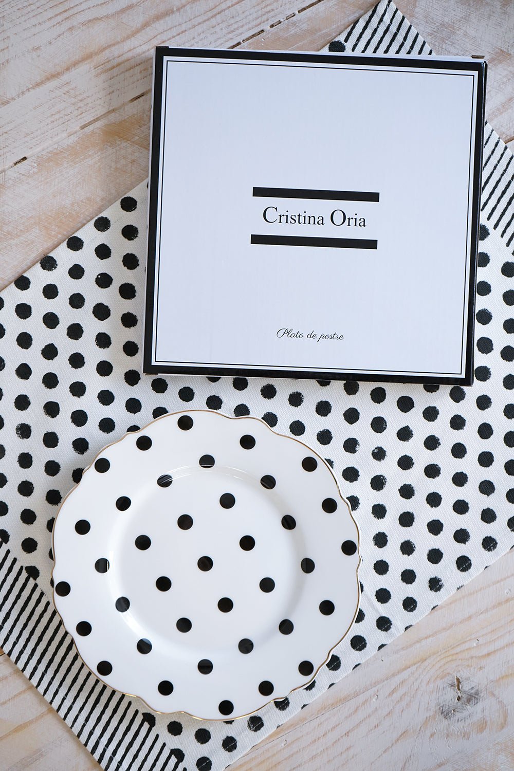 Tea Time For One & Bretonas - Cristina Oria