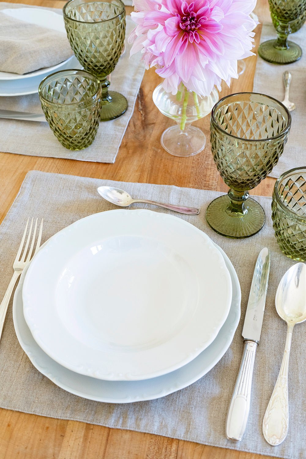 Plato Hondo Blanco Con Relieve Co - Cristina Oria