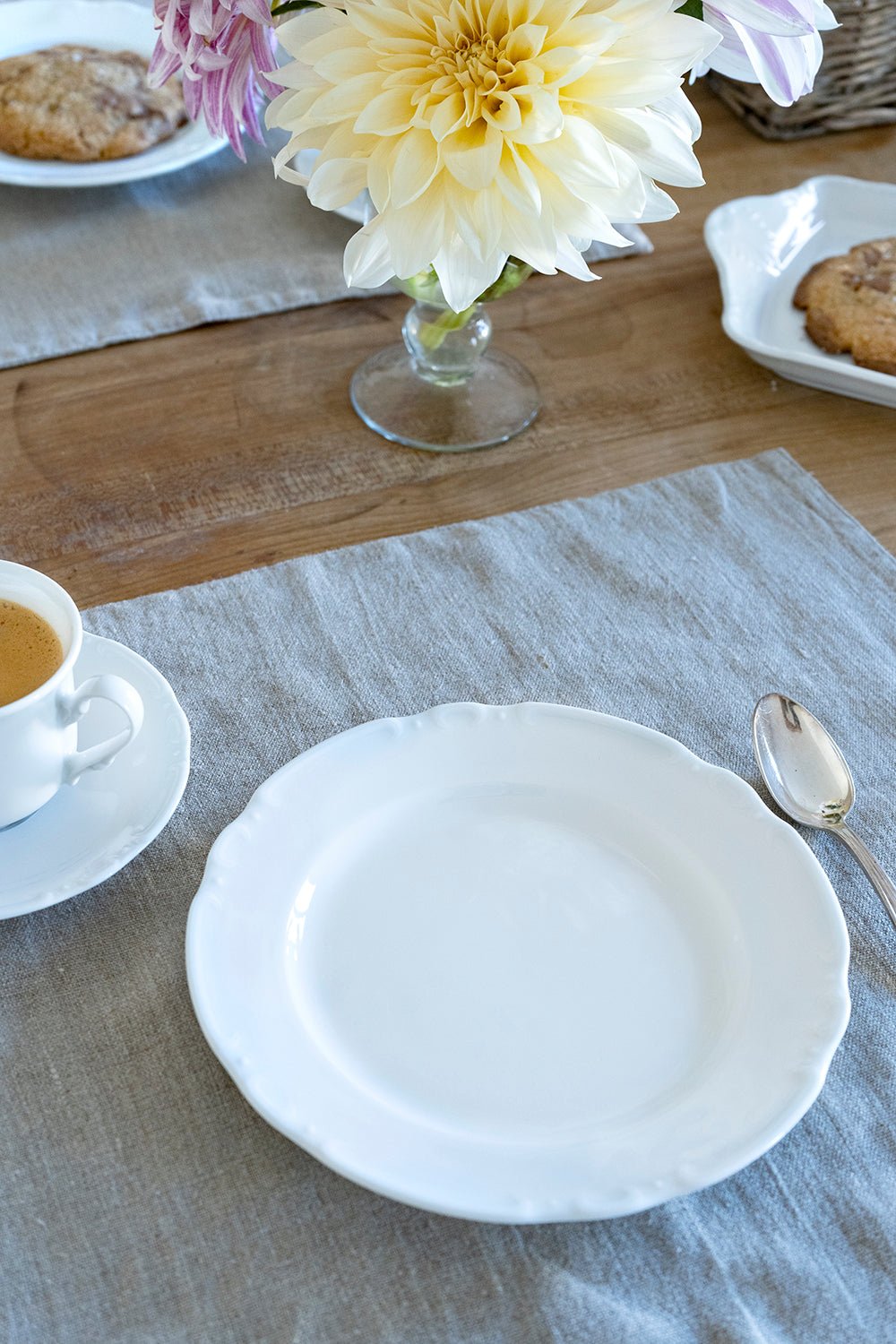 Vajilla Blanca Con Relieve Basic & Tazas 6 Personas - Cristina Oria