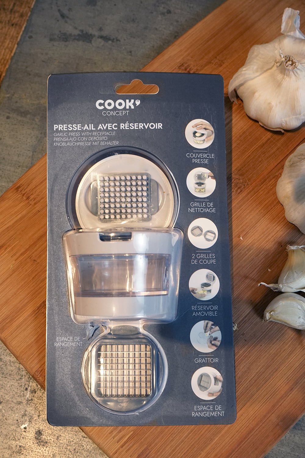 Prensador De Ajos Con Depósito - Cristina Oria