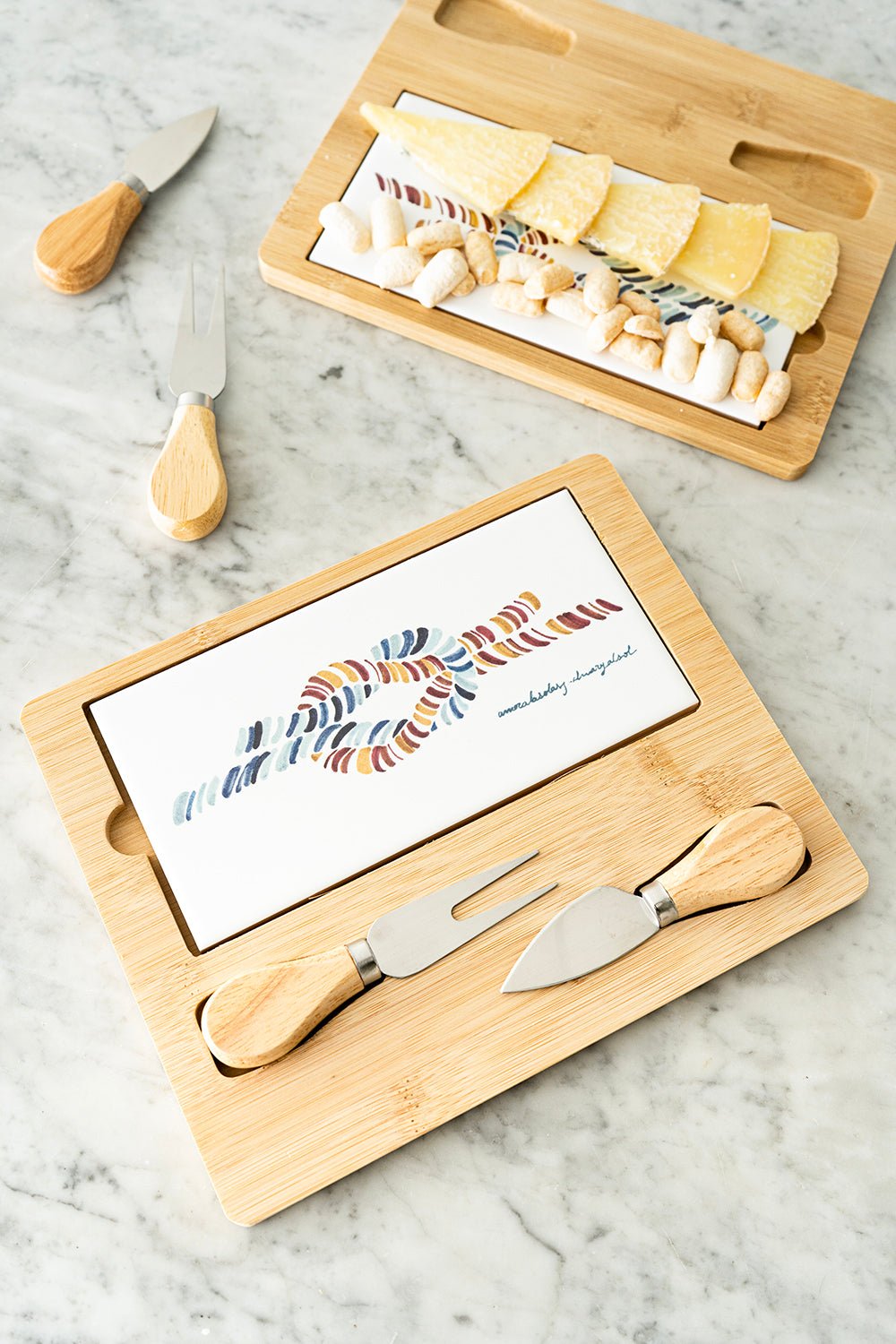 Tabla De Bambú & Cuchillos Con Diseño Nudo Marinero - Cristina Oria