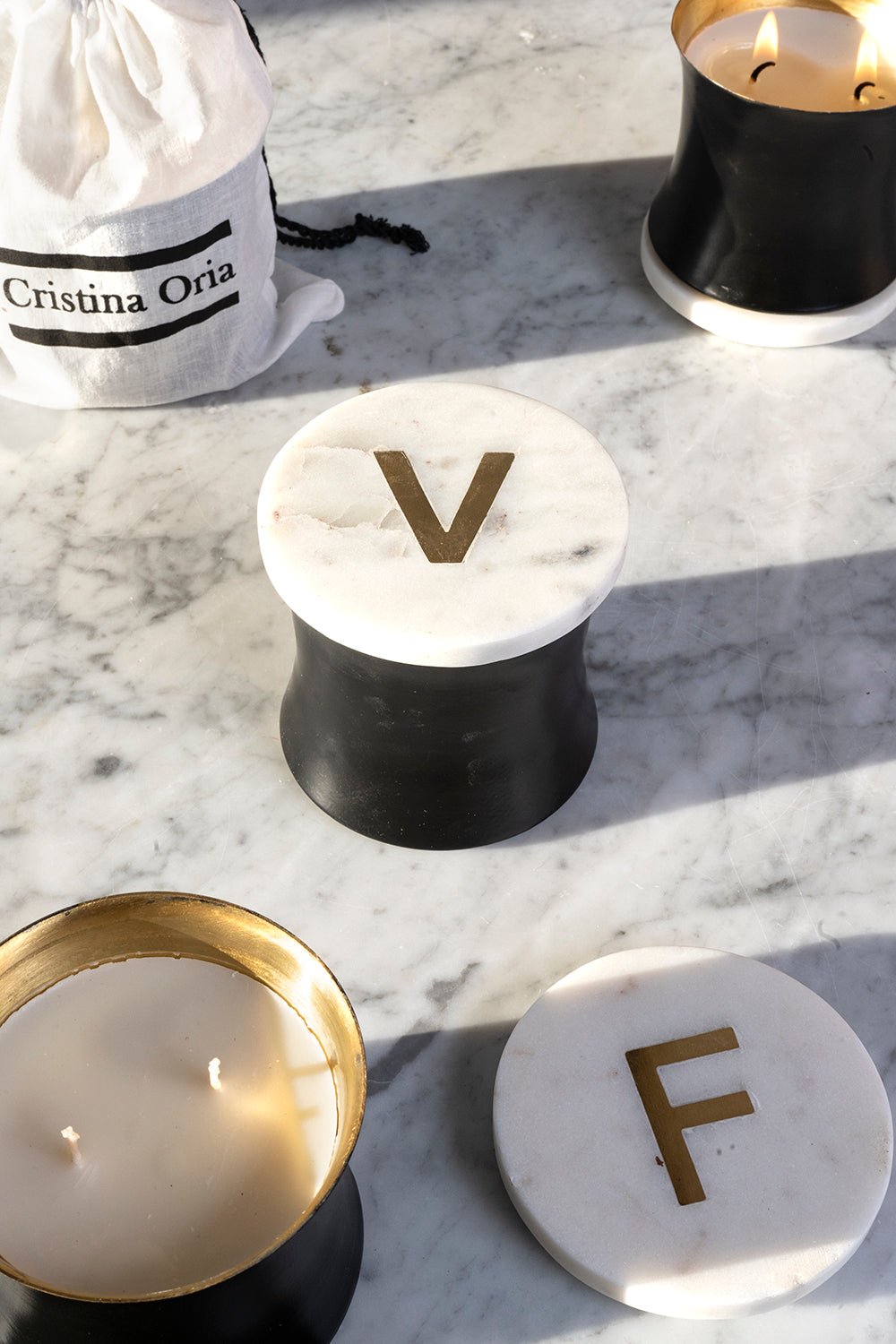 Velas Con Tapa De Mármol Iniciales - Cristina Oria