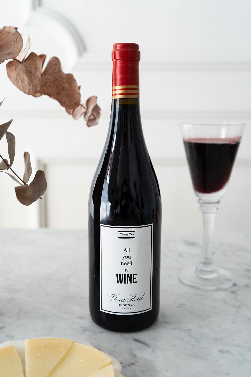 Viña Real Reserva "All You Need Is Wine" - Cristina Oria