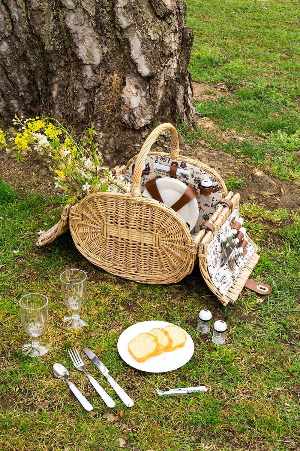 Cesta De Picnic Oval Estampado Marino Para 4 Personas - Cristina Oria