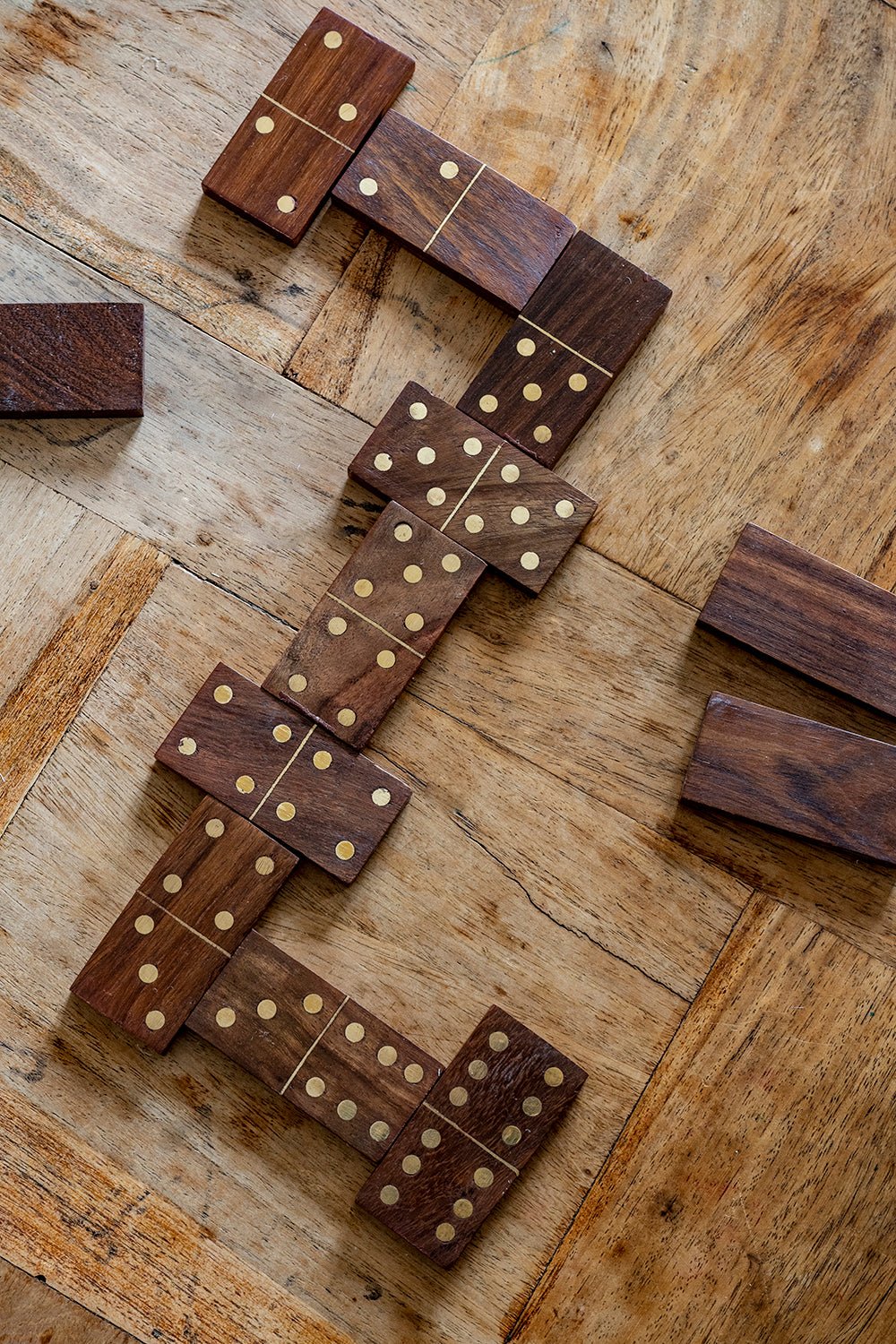 Seis Juegos De Mesa En Caja De Madera Y Cristal - Cristina Oria