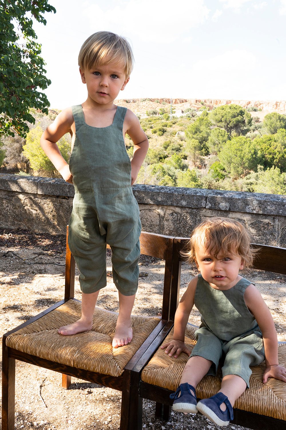 Petos De Lino Verde Oliva Niños - Cristina Oria