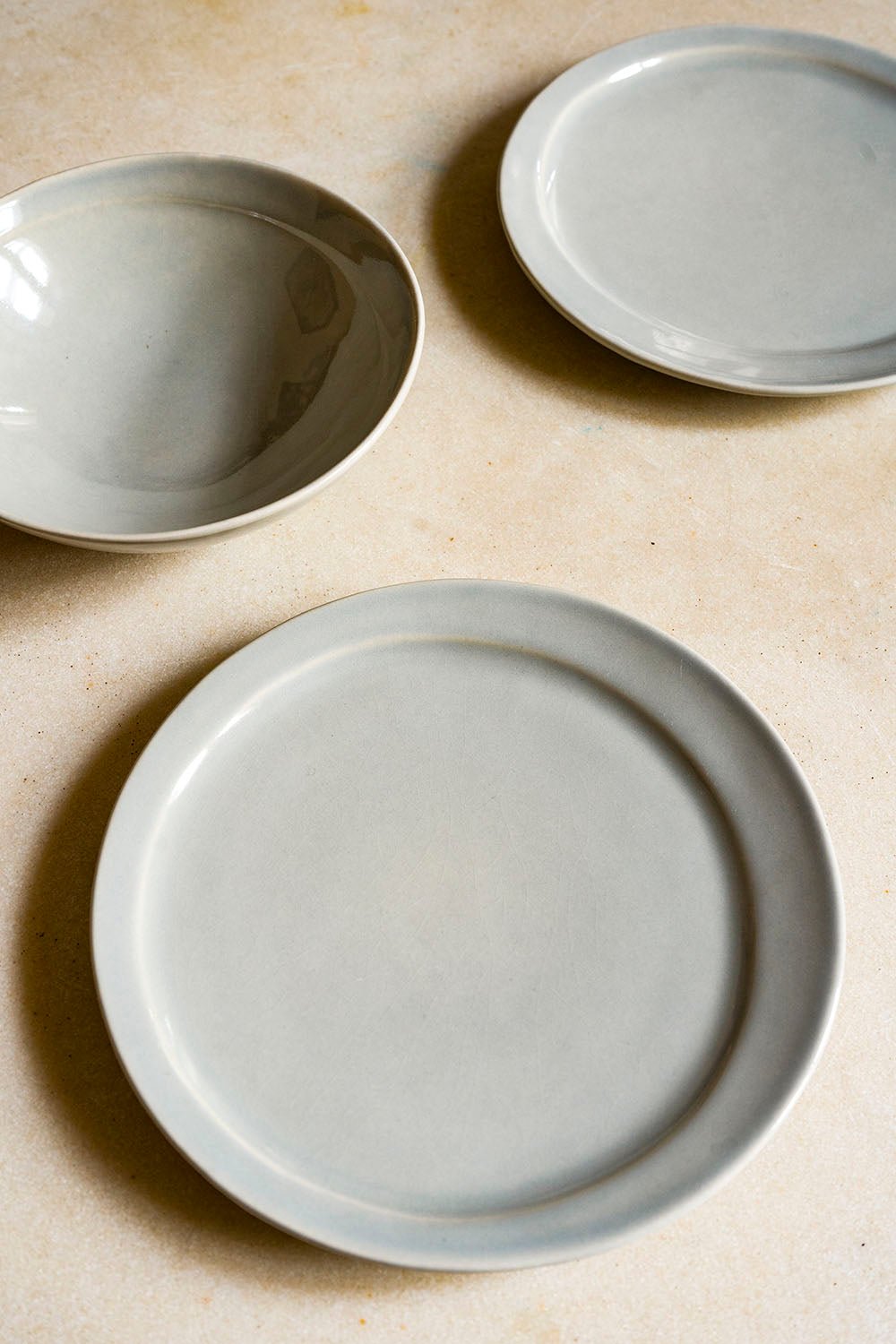 Plato De Postre De Gres Con Diseño Irregular - Cristina Oria