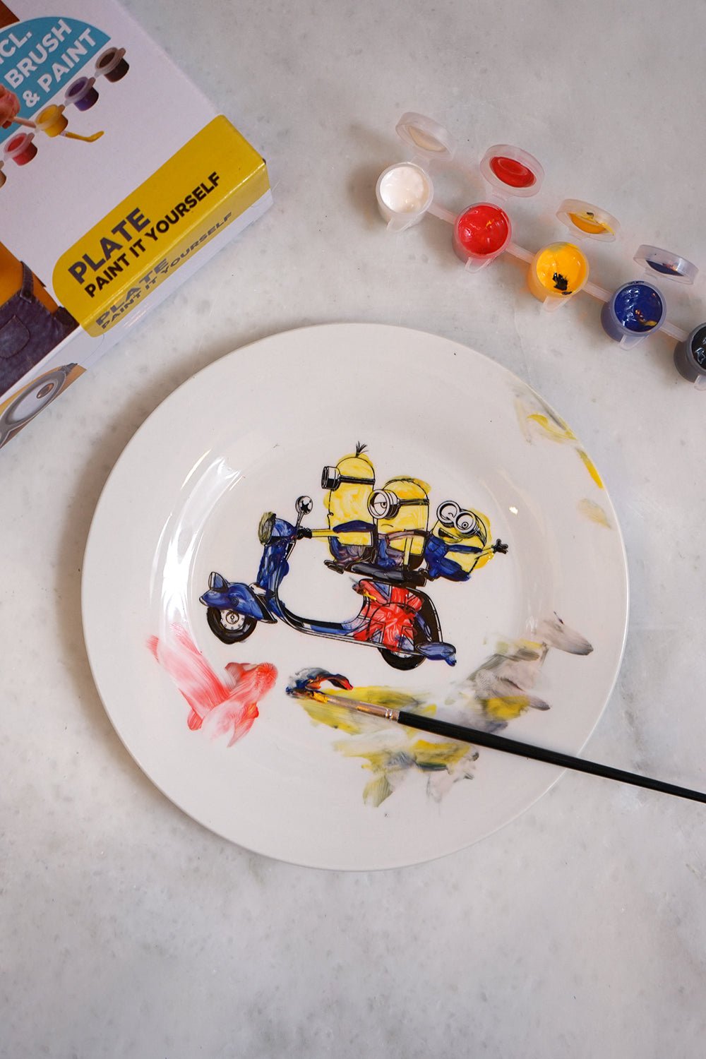 Plato Minions Coloreable - Cristina Oria