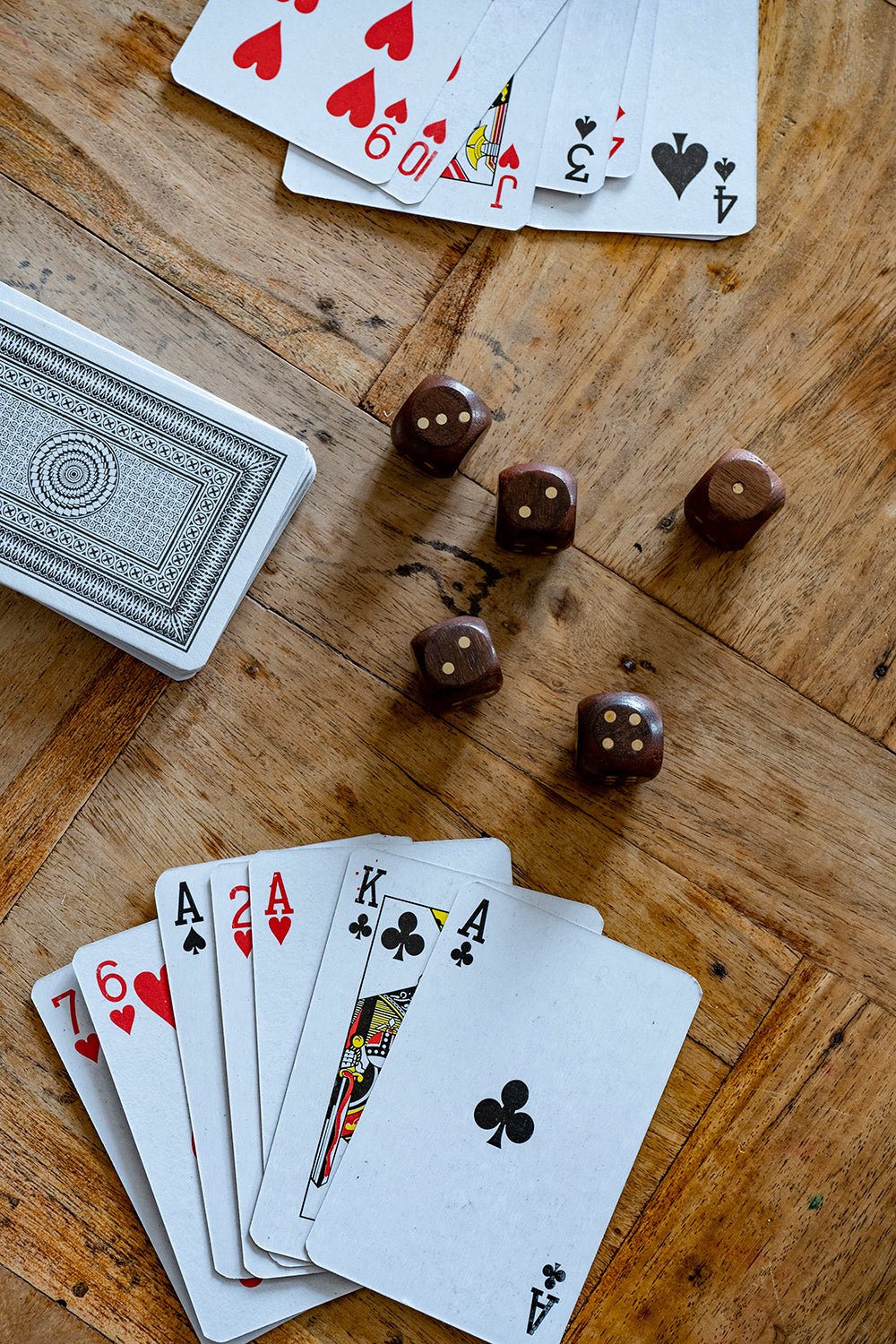 Seis Juegos De Mesa En Caja De Madera Y Cristal - Cristina Oria