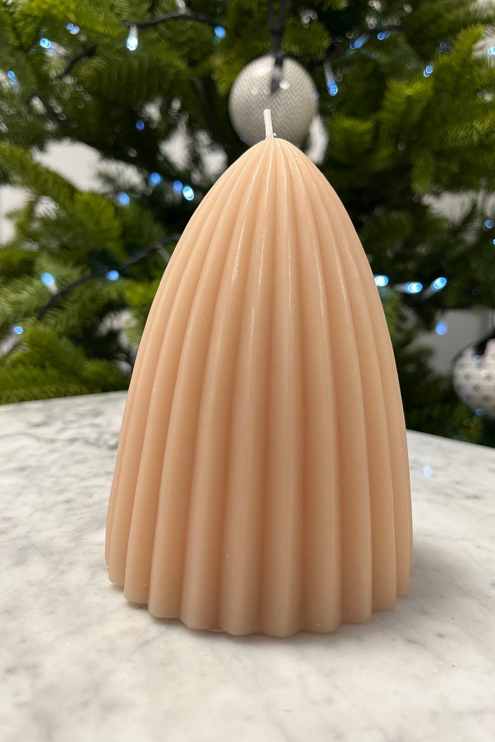 Vela Forma Cono Con Relieve Grande - Cristina Oria