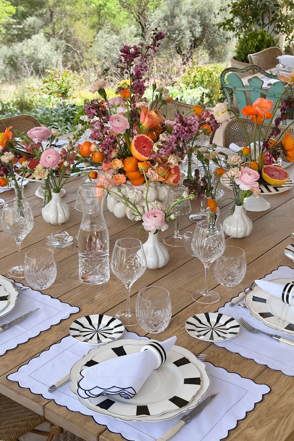 Mesa Floral En Blanco Y Negro