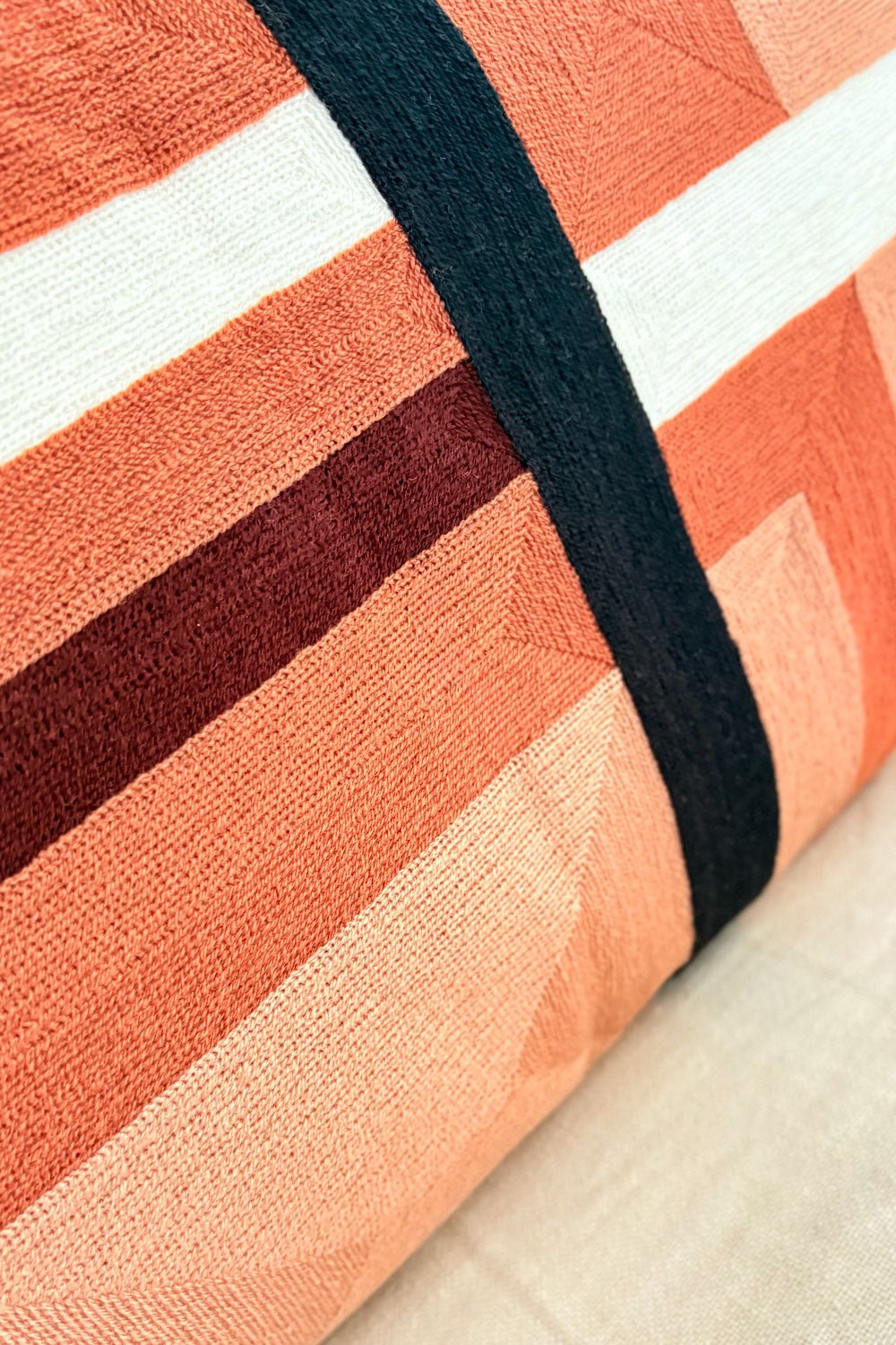 Detalle Cojín Moca De Algodón Rectangular Cristina Oria 