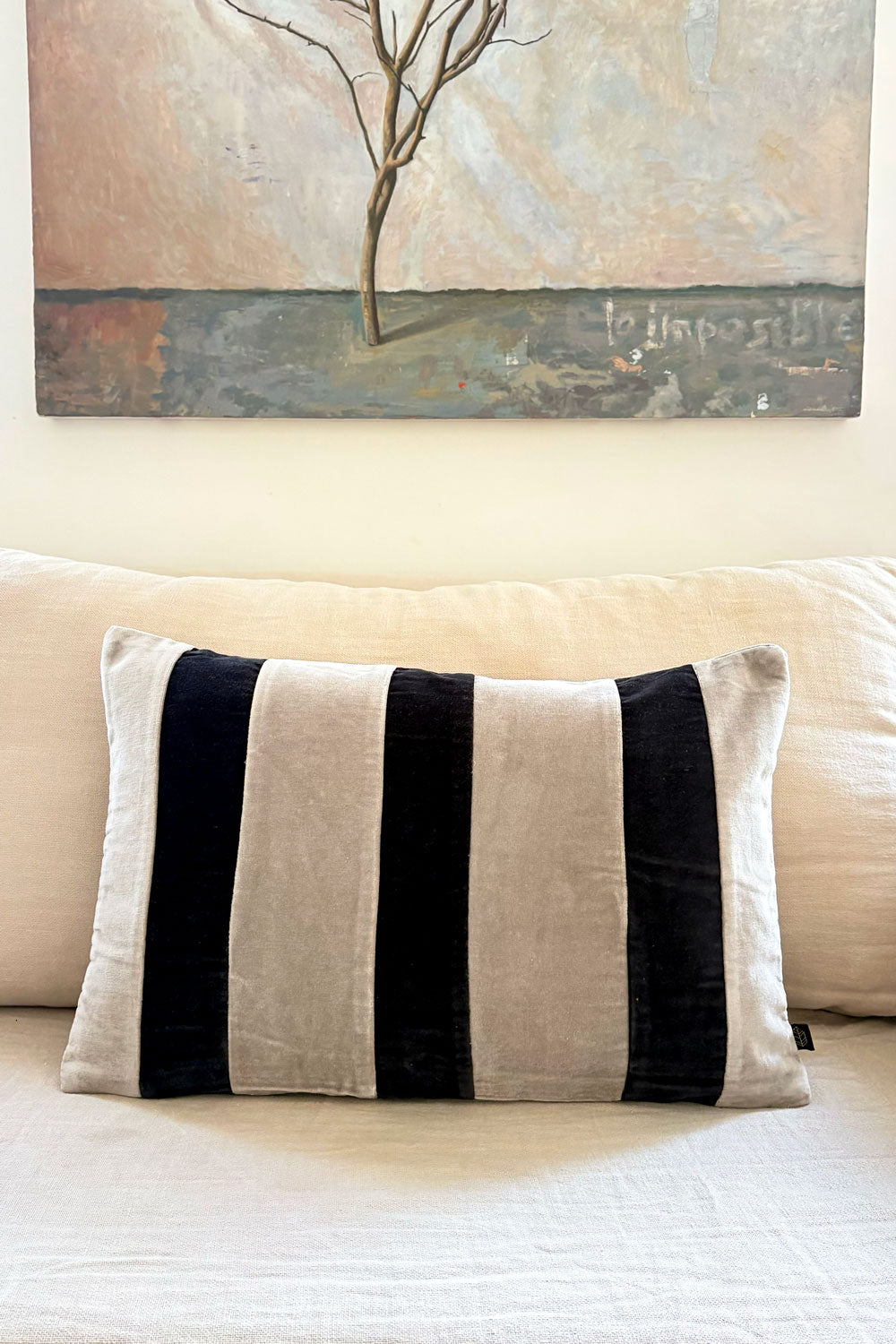 Cojín Negro Y Gris De Terciopelo Rectangular Cristina Oria 