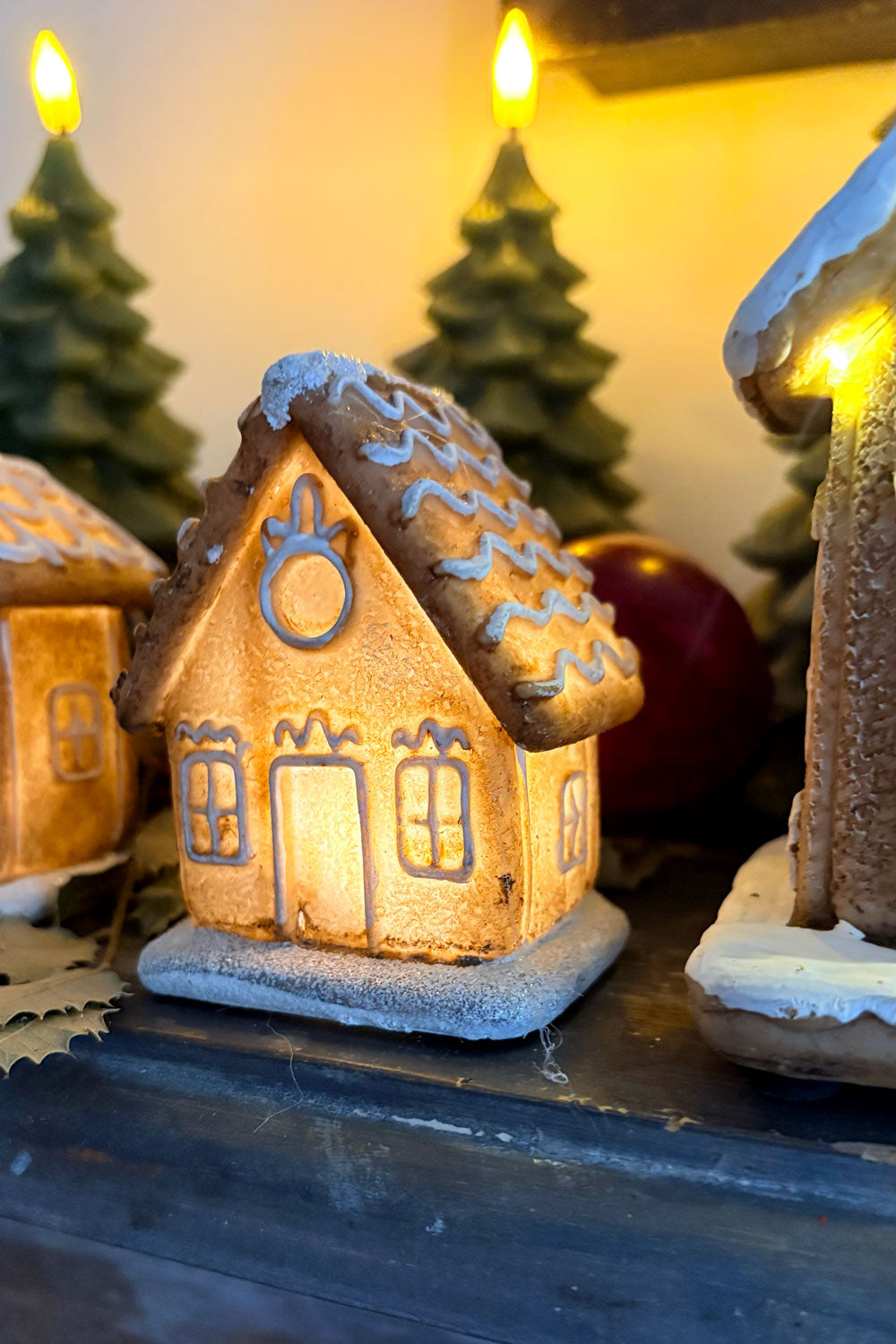 Casetta di Pan di Zenzero in Resina con Luce LED