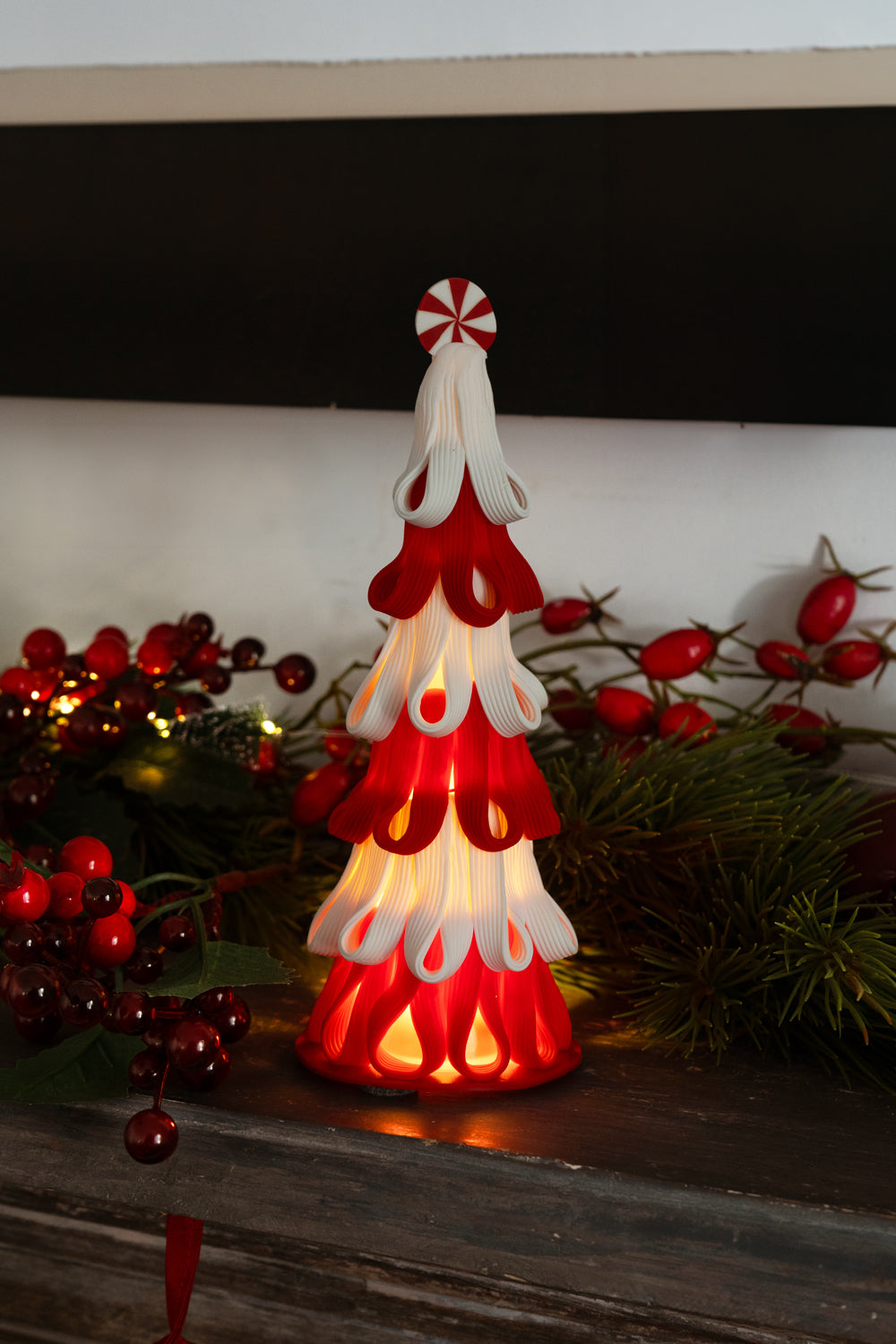 Figura Decorativa Árbol Con Led Diseño Blanco Y Rojo Cristina Oria 